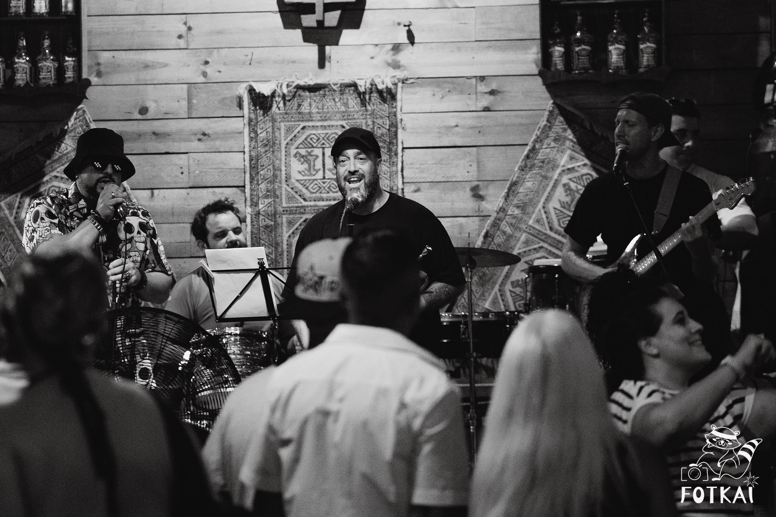 Los Ekilibristas en El Paso Rock Bar Torrevieja: Reportaje fotográfico 16.08.25 | FOTKAI