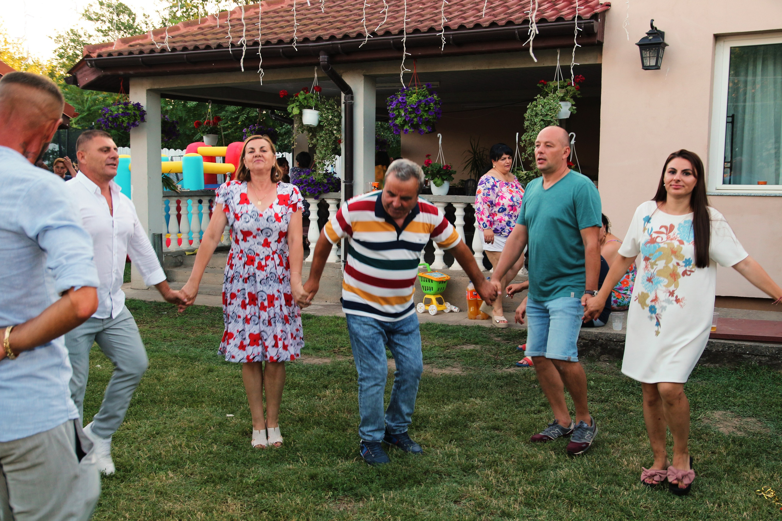 BYZO MEDIA. PETRU BYZO - family and children photographer in ROMANIA