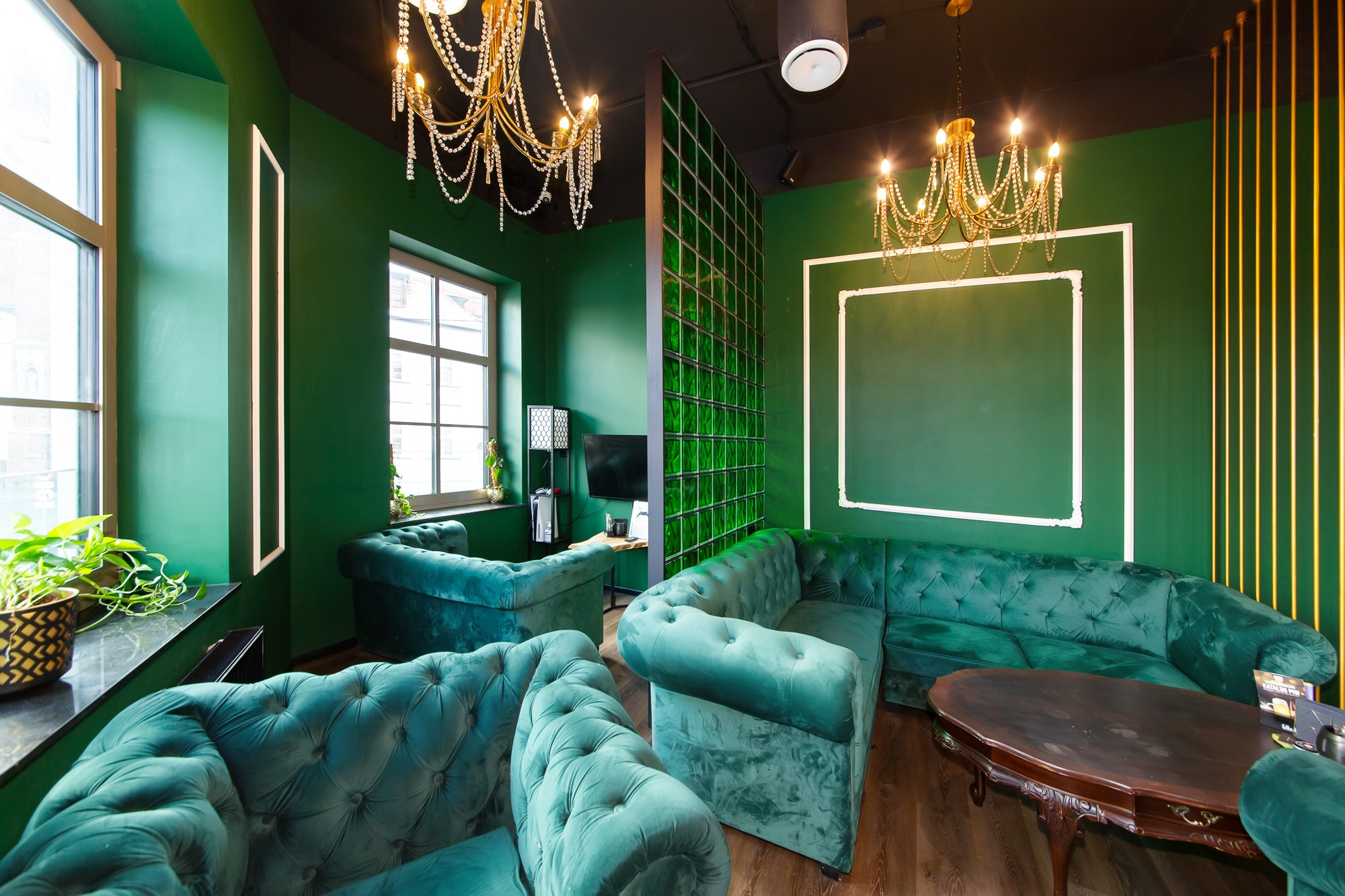 Fotografia nieruchomości, wnętrz, mieszkań, restauracji, biur i apartamentów. Wedding and portrait photographer in Poland Vitali Frozen