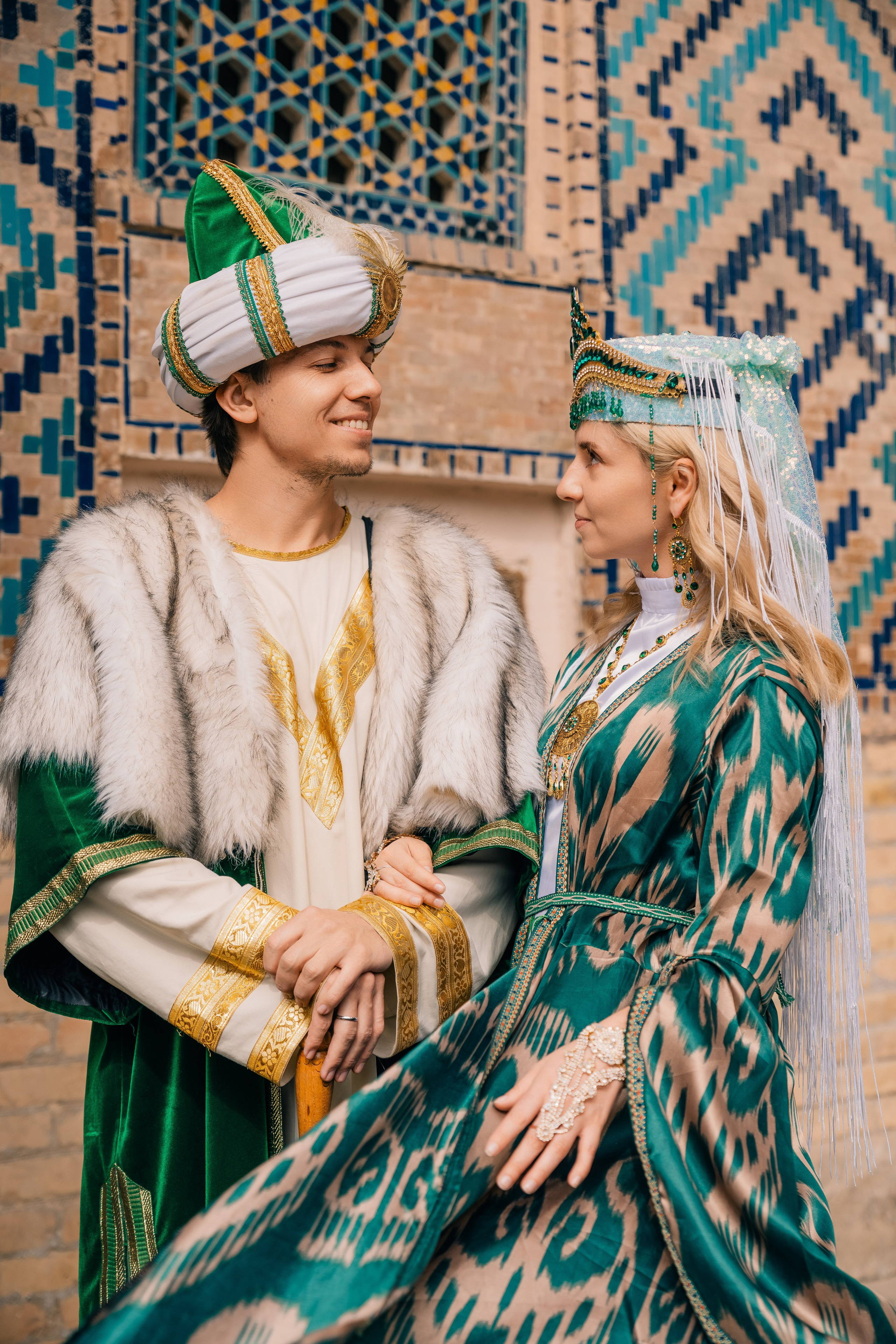 Фотосессия для туристов в национальных платьях — Узбекистан. Фотограф в Узбекистане и Самарканде Джасур Марупов