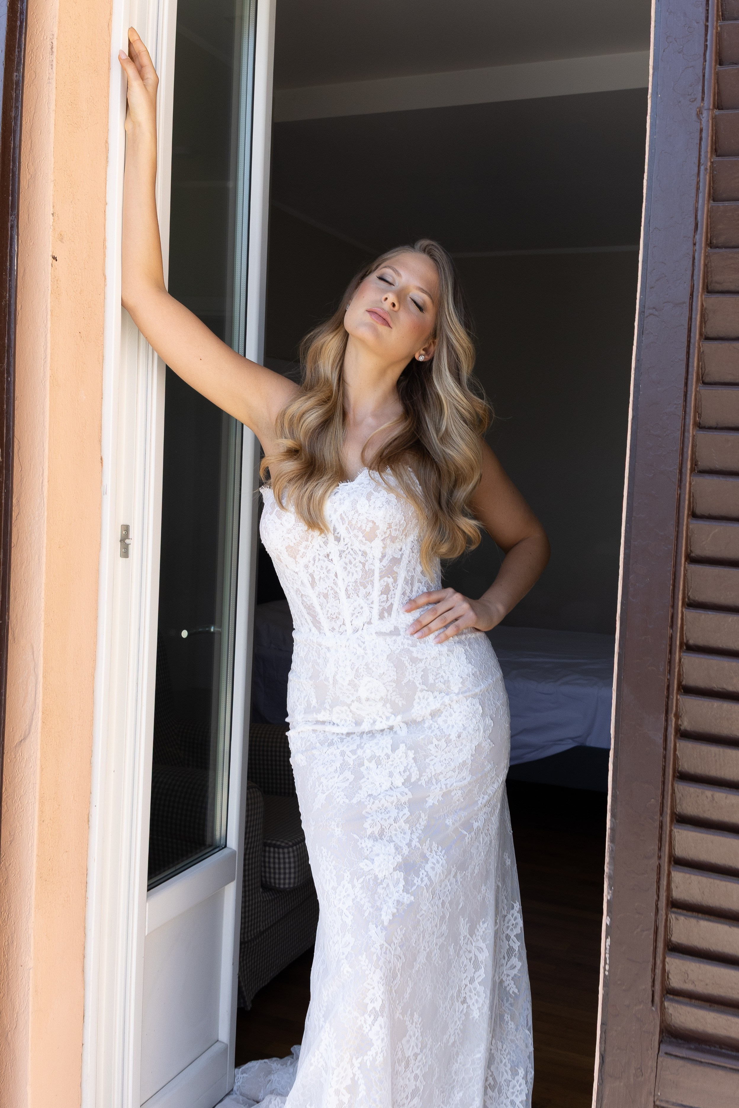Bridal Hair & Makeup Artist for Weddings in Italy | Milan Bridal Beauty Portfolio. Bridal Makeup & Hair Artist in Italy, Lake Como, Tuscany and all over Europe — Irina Zdeara