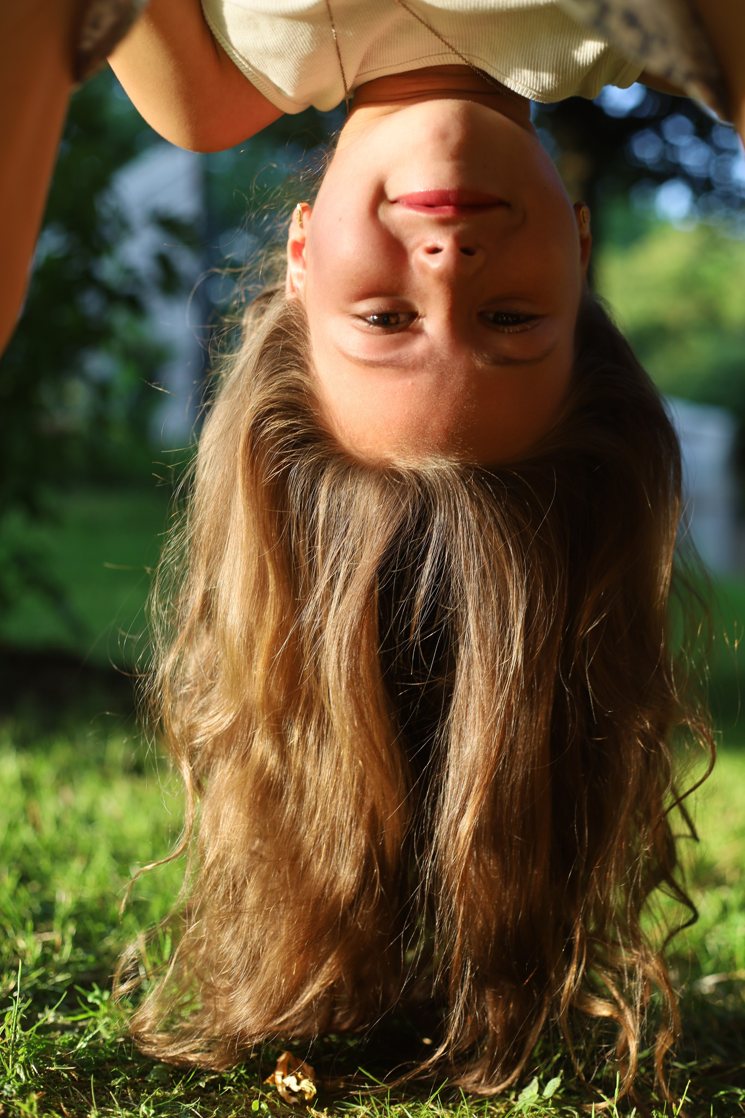 Enfance – séance photo portrait pour une petite fille. Photographe et graphiste Anastasiia LITVIN - Besançon, France