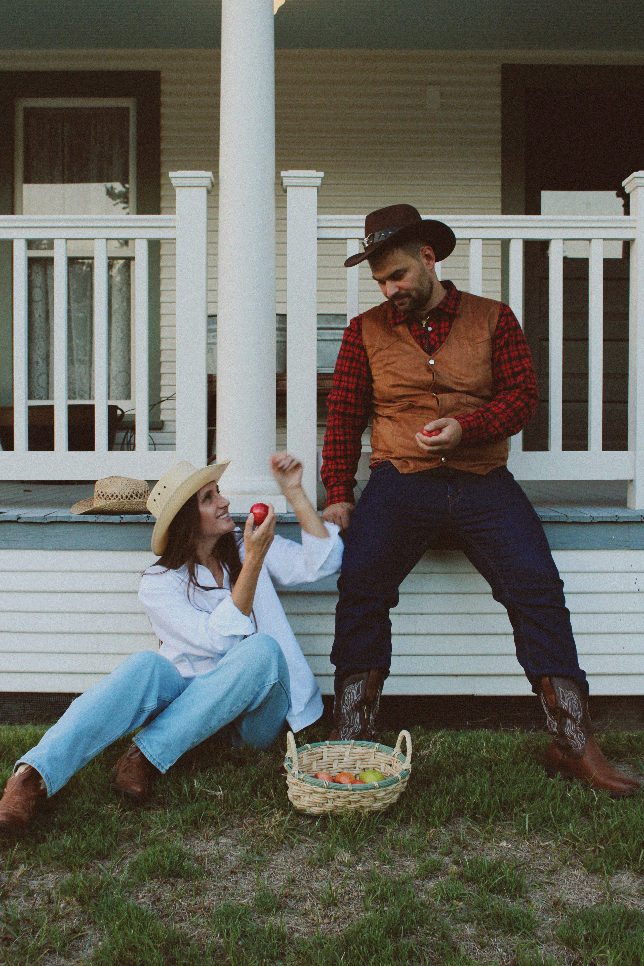 Texas Countryside Family Photoshoot in Cowboy Style. Lana Petrychenko — Portrait & Family Photographer. Valencia, Spain