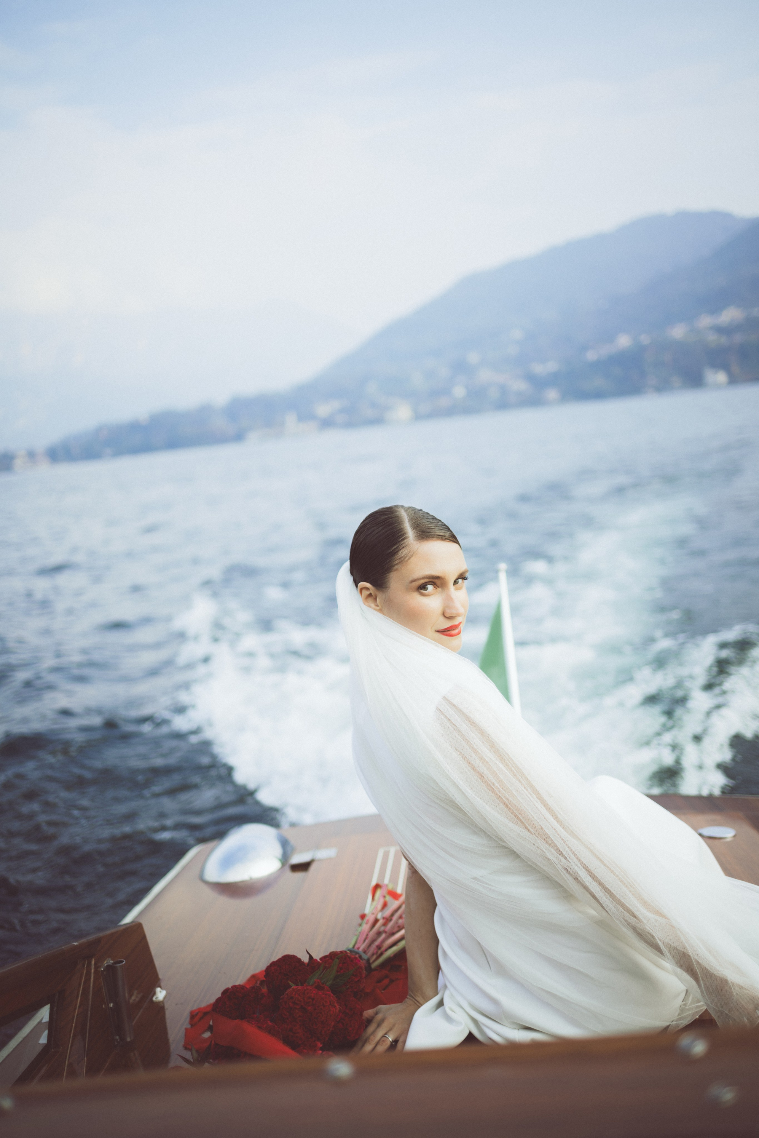 Julia — Red Wedding Editorial on Lake Como. Liza Bizzaro — Italy Wedding, Love Story & Portrait Photographer in Milan, Turin, Piedmont and Across Italy