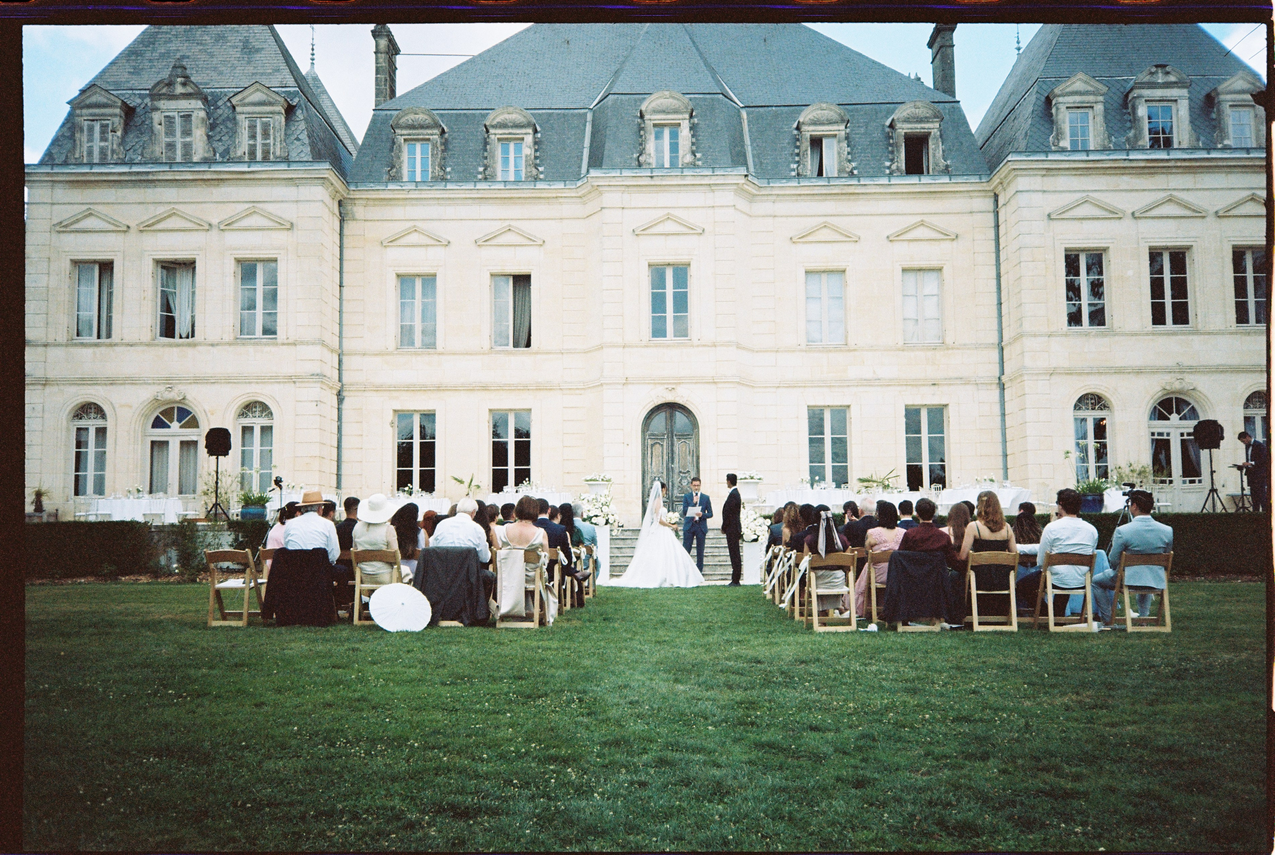 Wedding in a French Château | Destination Wedding Photography. Wedding photographer in Italy