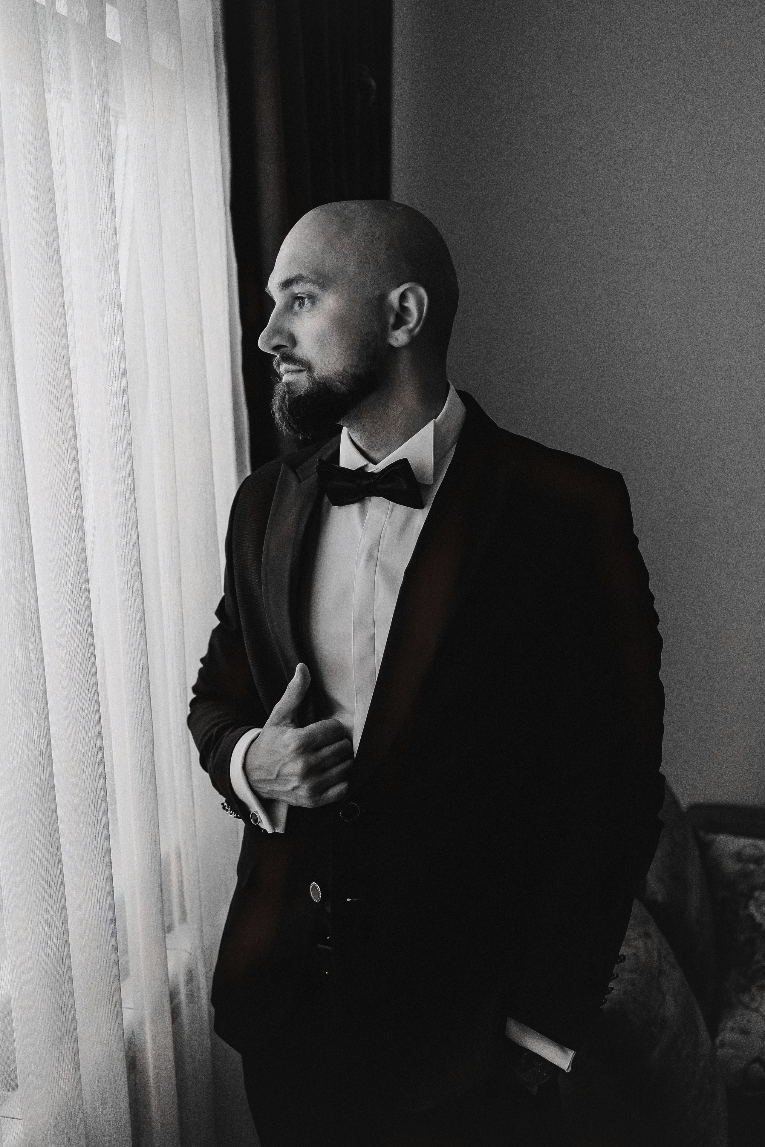 Claudia & Octavian. Wedding Photographer, based in Iasi, Romania, but will travel all over the globe to make sure you look amazing in all your wedding photos