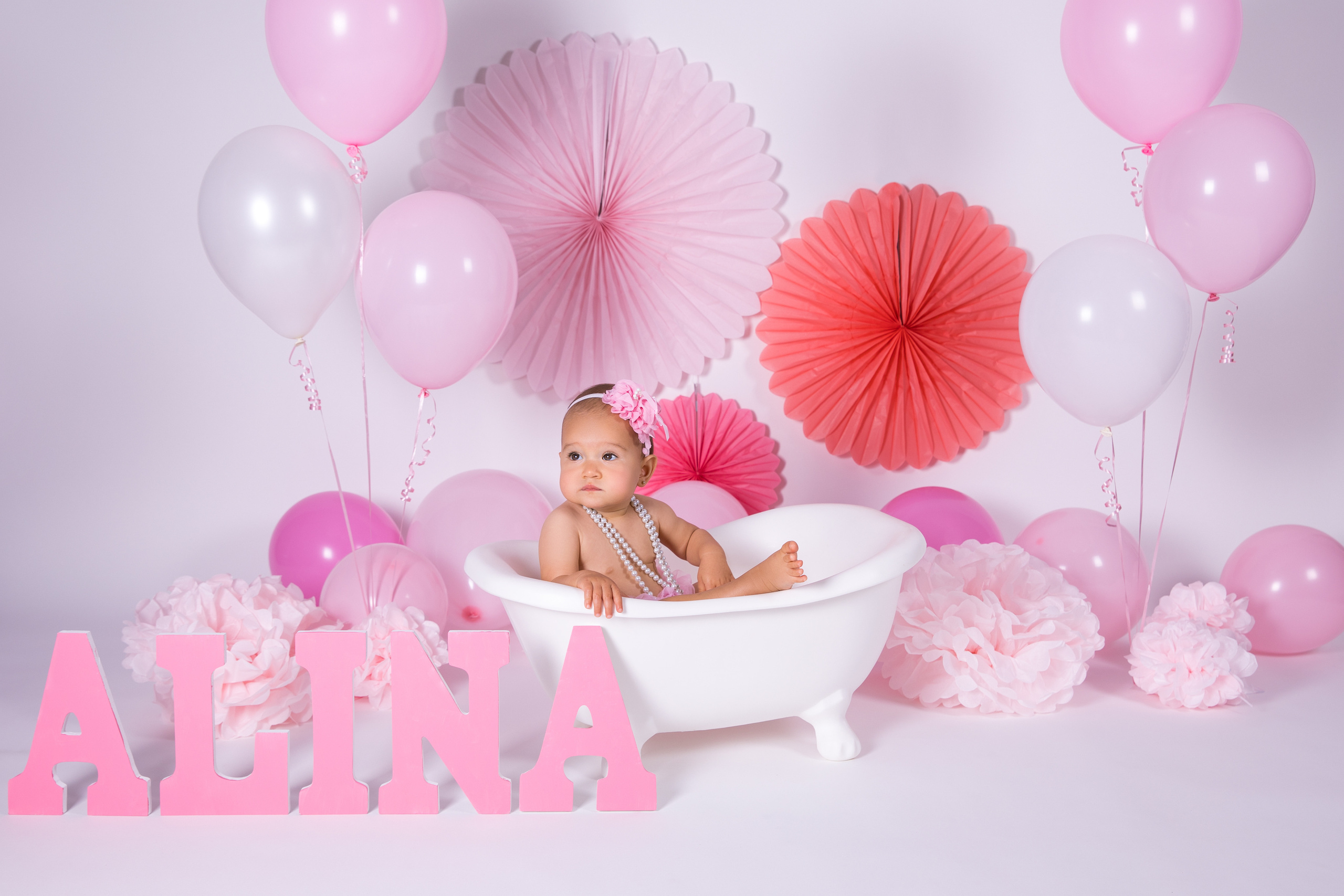 Smash cake photo session in Miami. Miami Family and Event Photographer