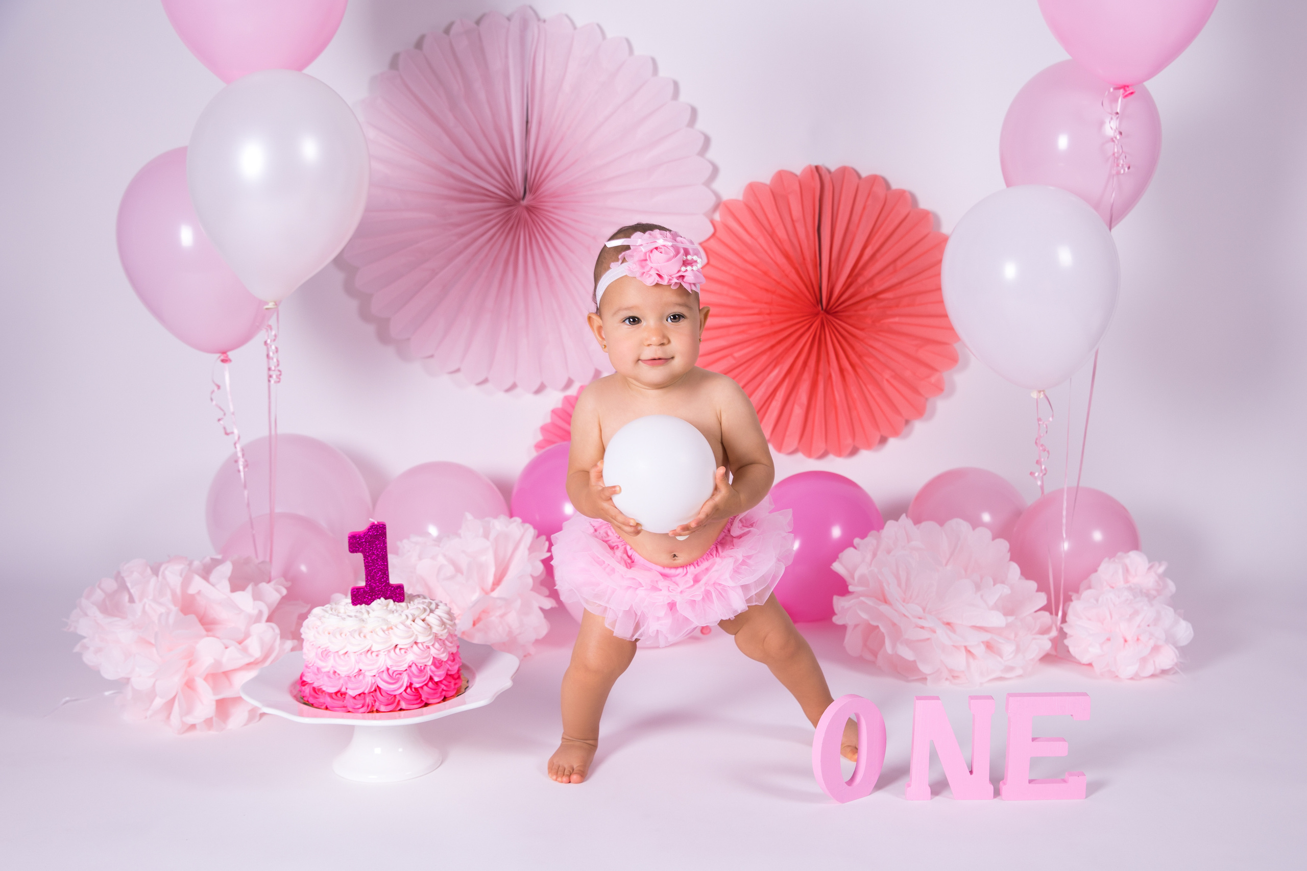 Smash cake photo session in Miami. Miami Family and Event Photographer