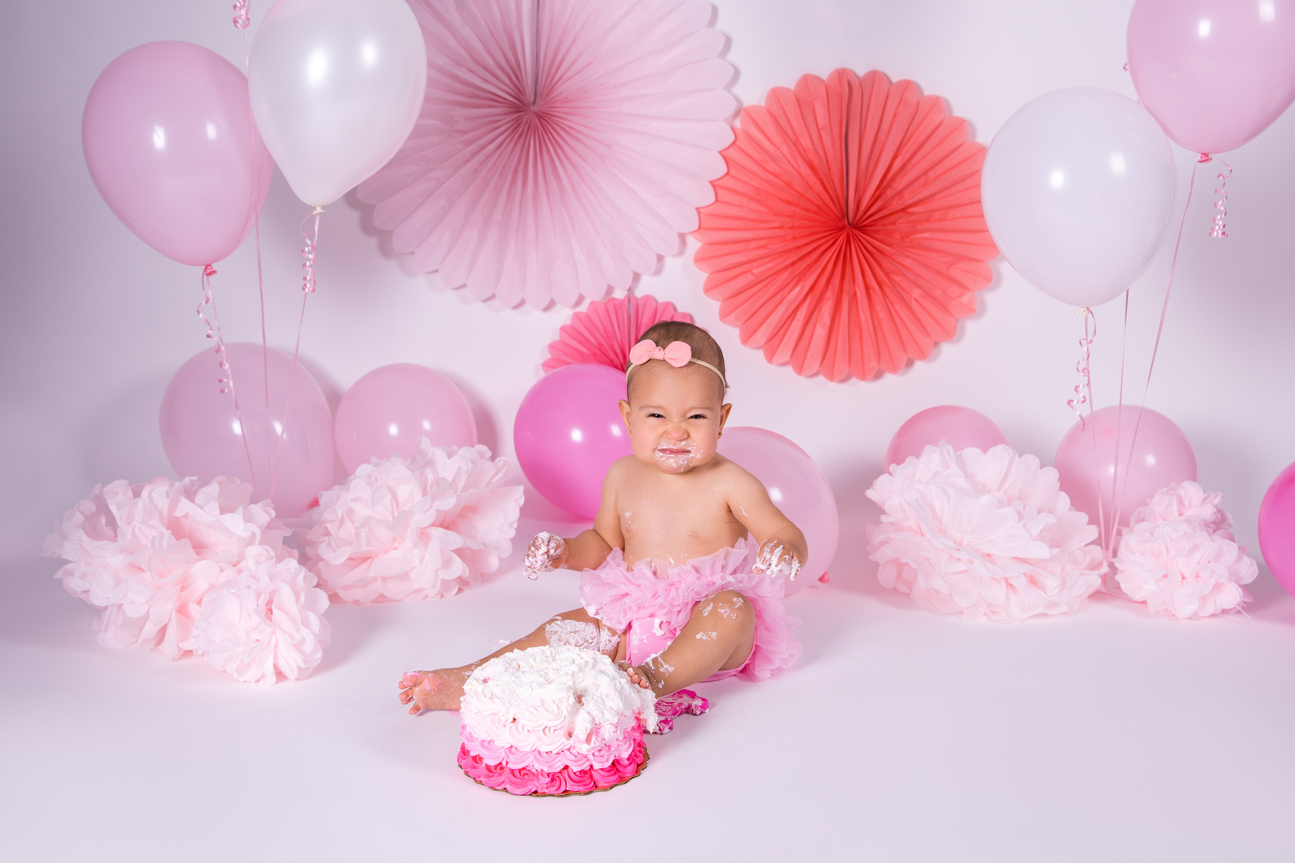 Smash cake photo session in Miami. Miami Family and Event Photographer
