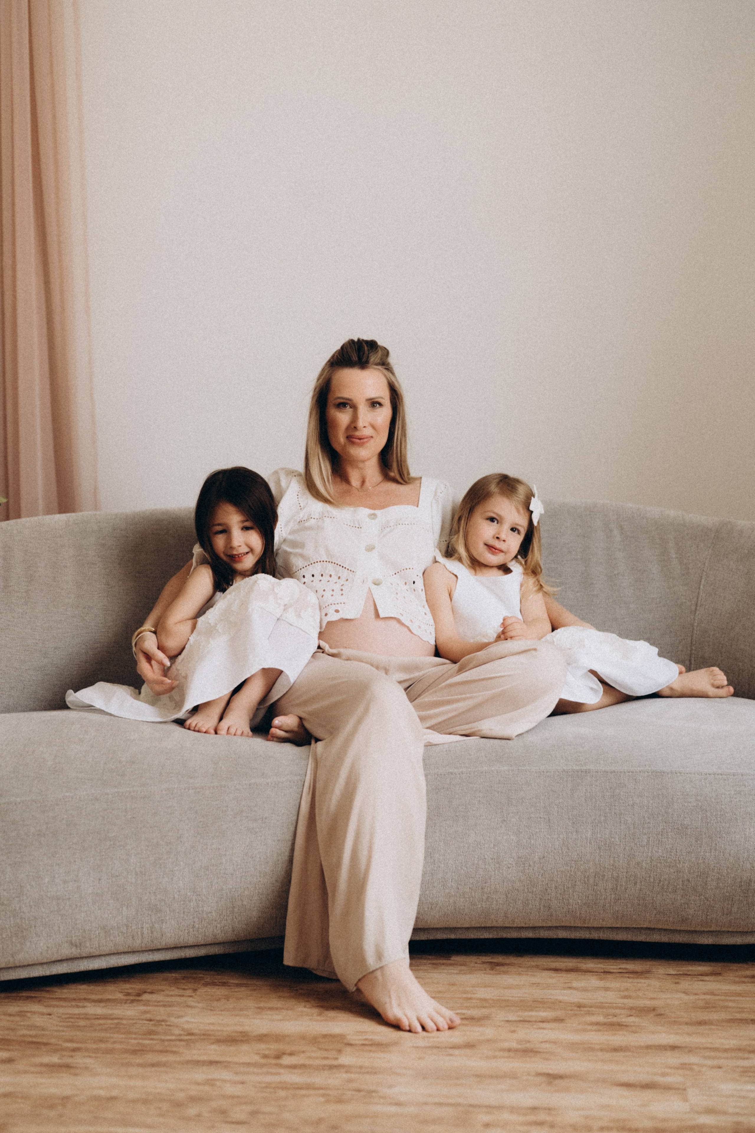 Emily. Modern maternity photographer in Long Island New York