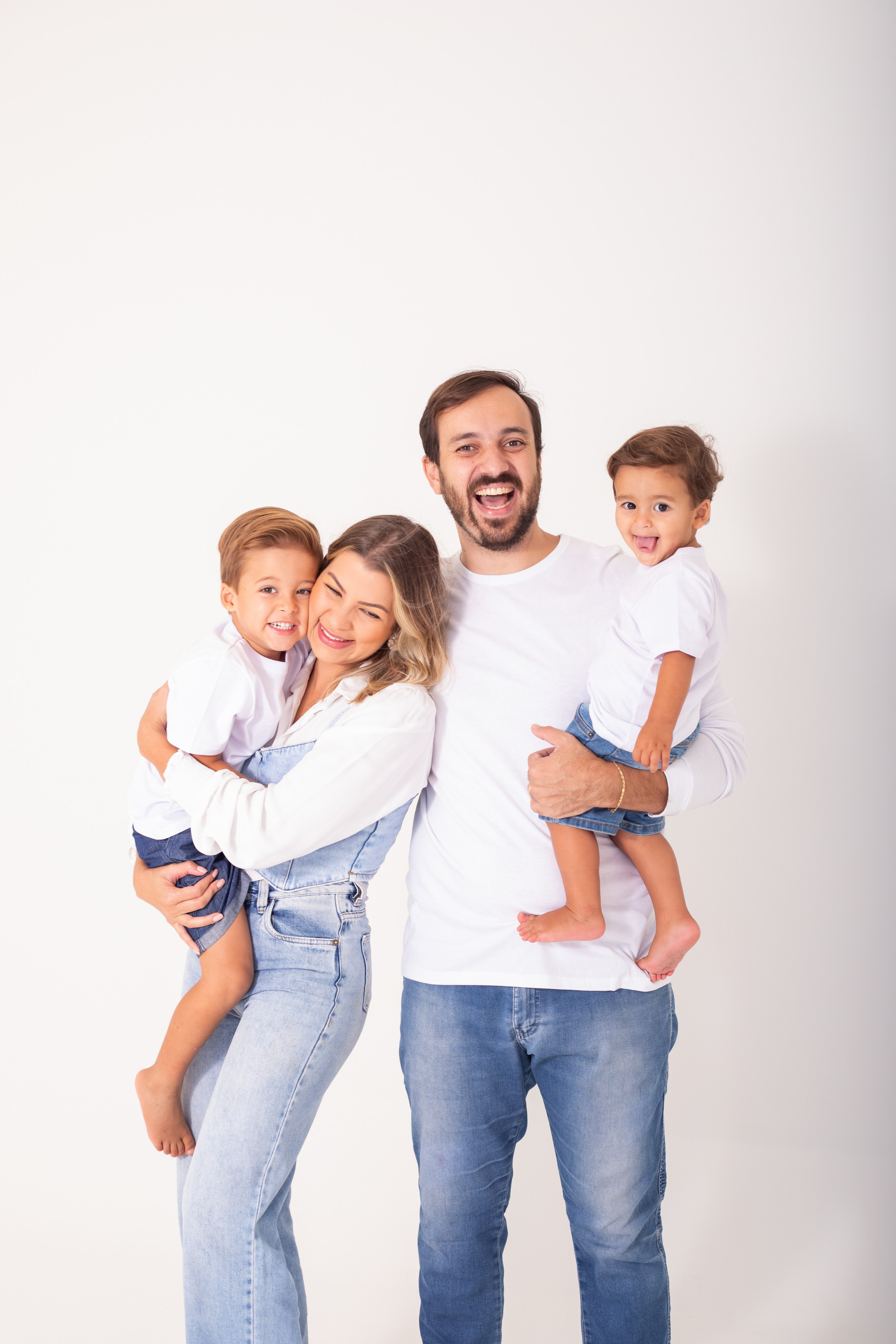 Estúdio Fotográfico em Holambra | Ensaios Gestante, Família e Retratos Profissionais. Joyce Maria Fotografia | Fotógrafa em Holambra