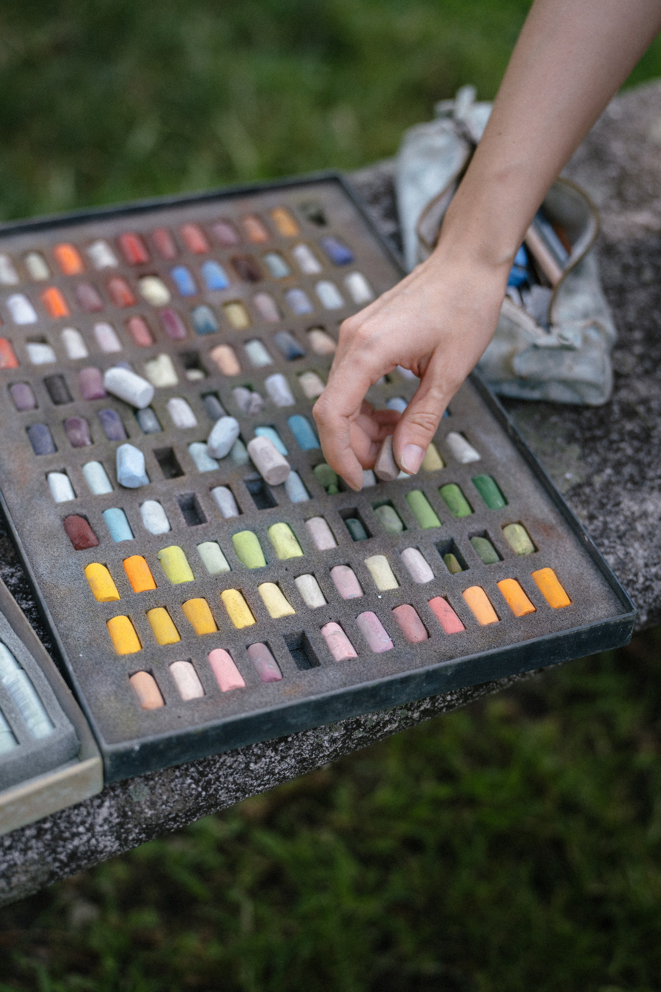 Portraits for the painter photographer Madrid. Photographer in Madrid, Spain. Alyona Belyaninova