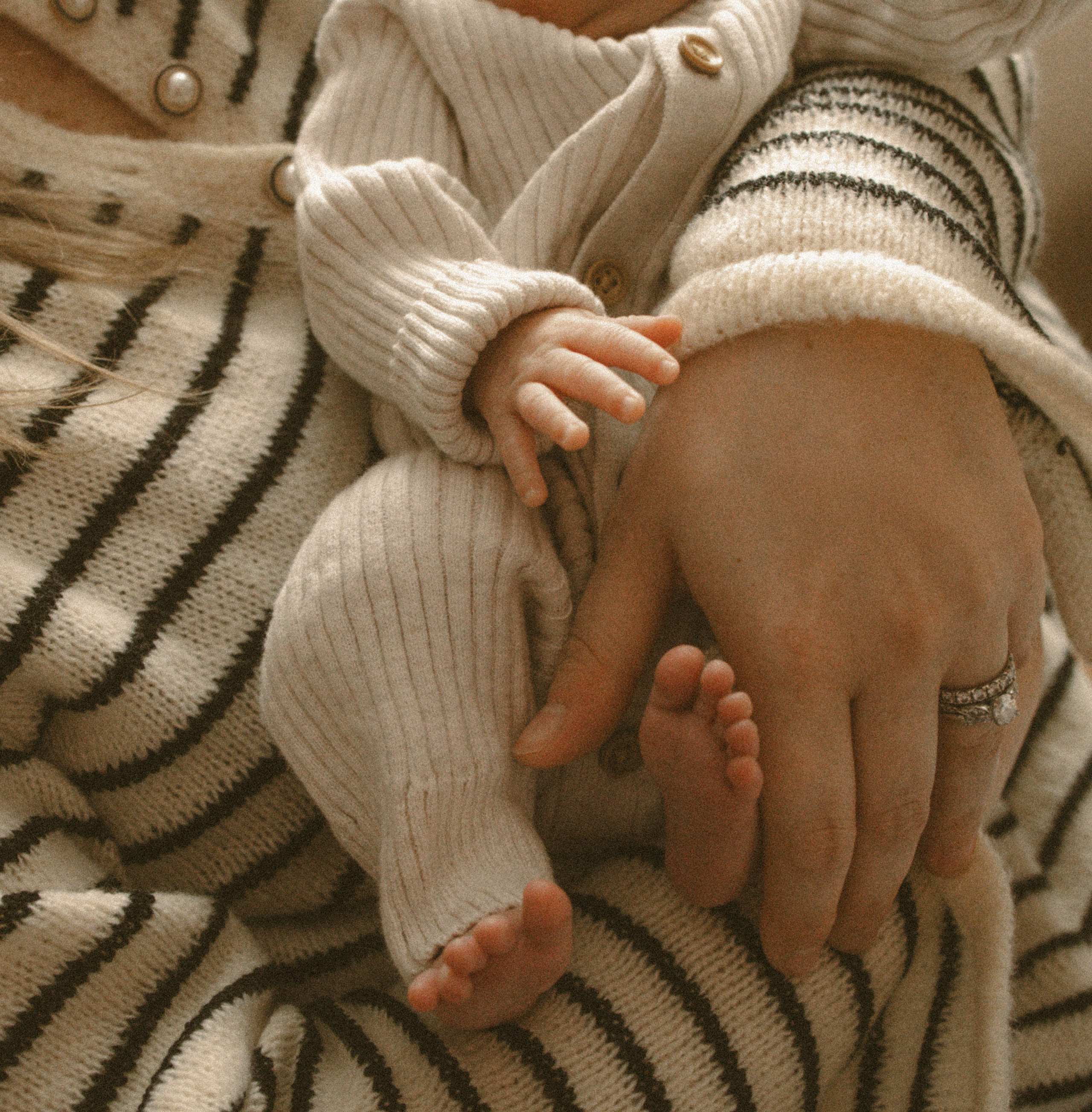 Newborn lifestyle documentary photographer