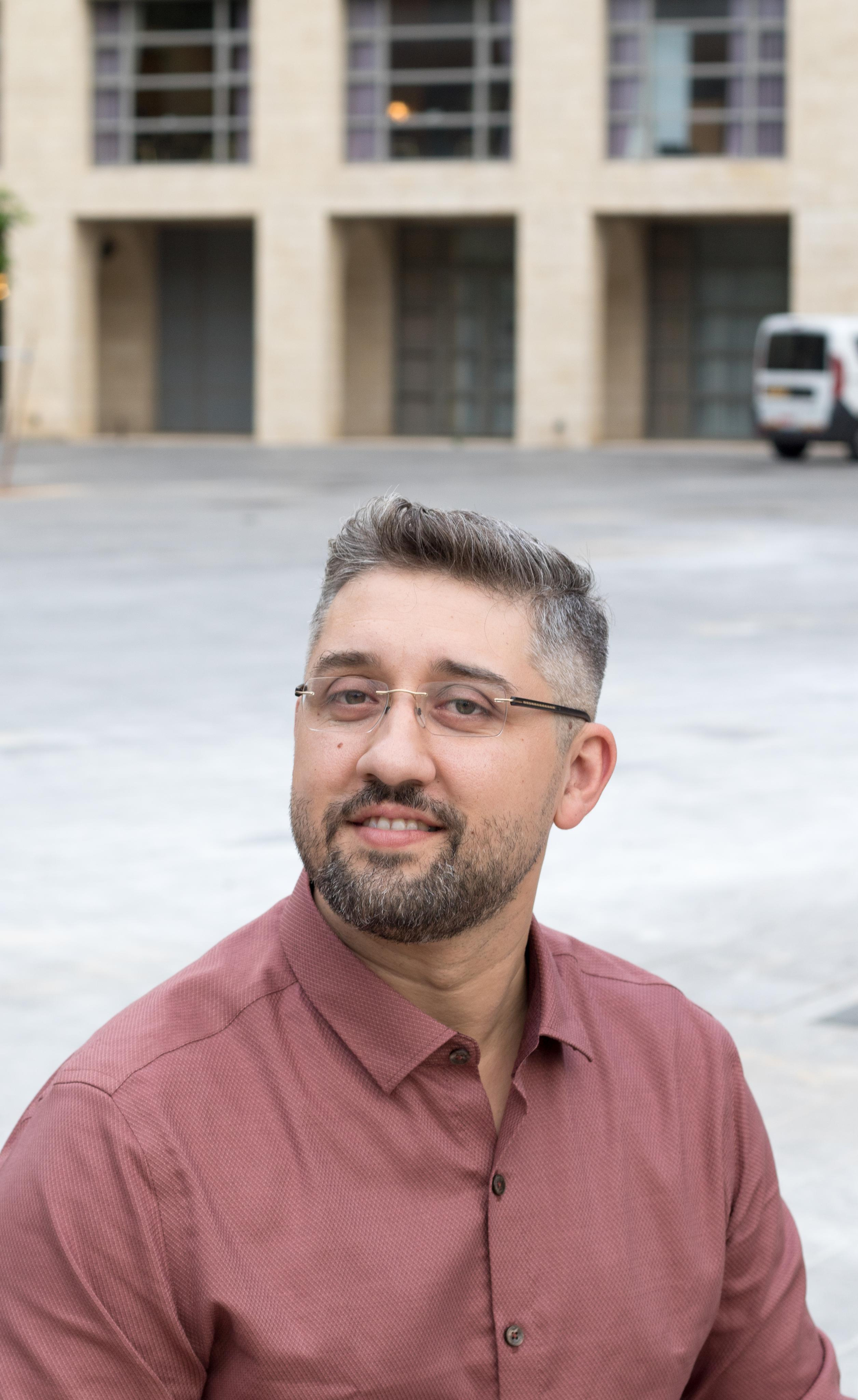 Раввин — Беньямин Минич. Визуальный брендинг