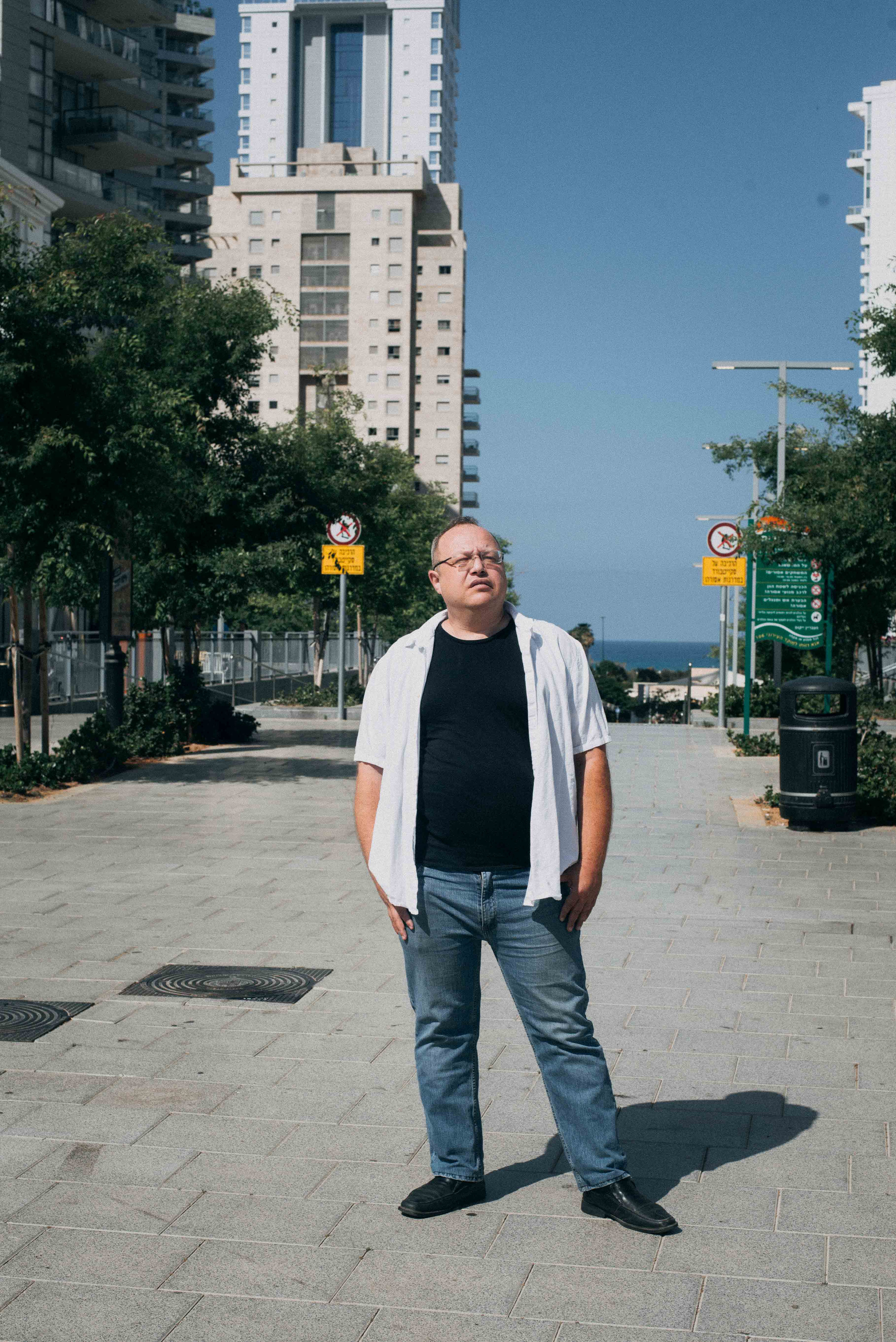 Недвижимость — Миха Нешер. Визуальный брендинг