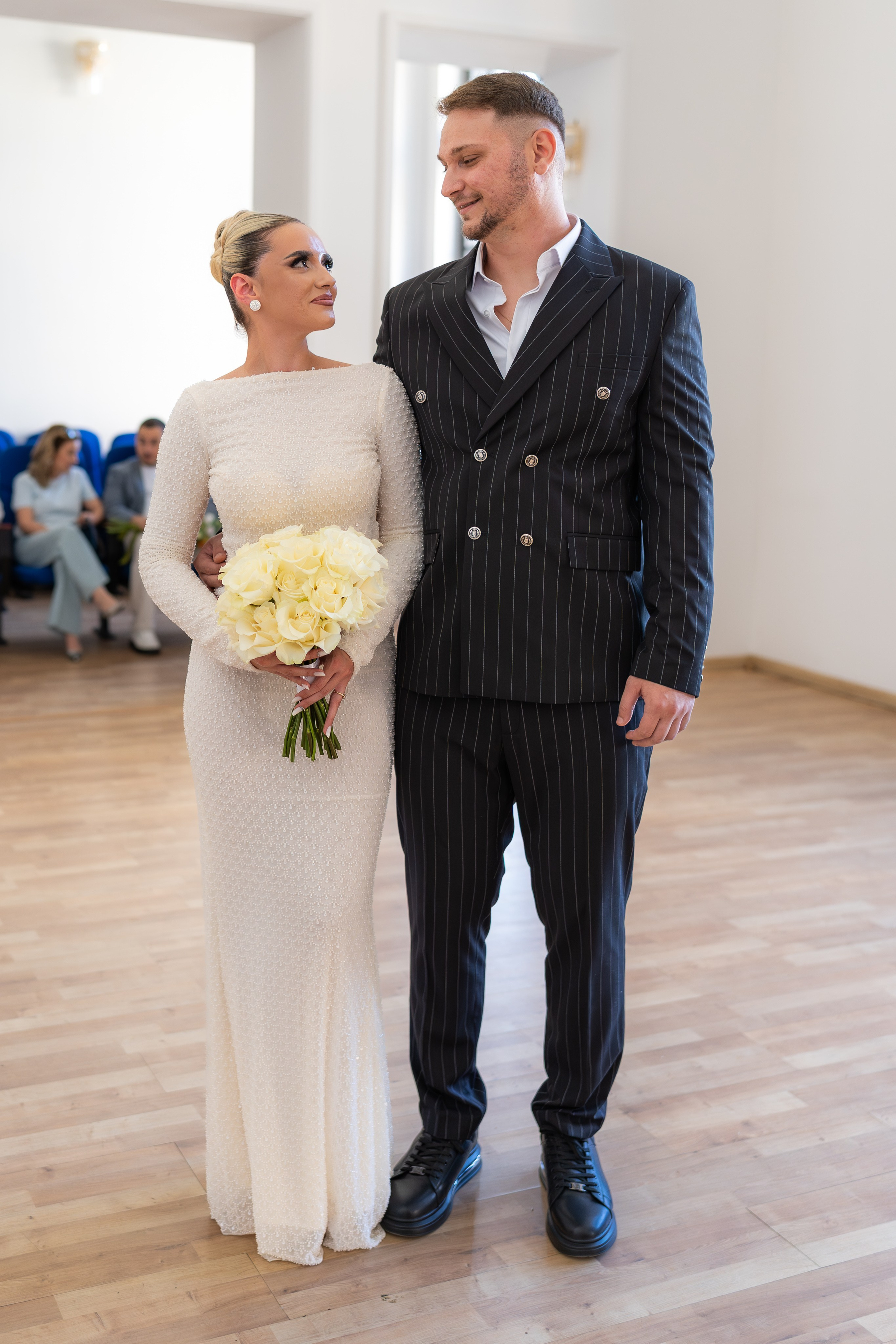 Cununia civilă a lui Tudor și Mădălina – eleganță, emoție și lumină. Event, portrait, and lifestyle photographer