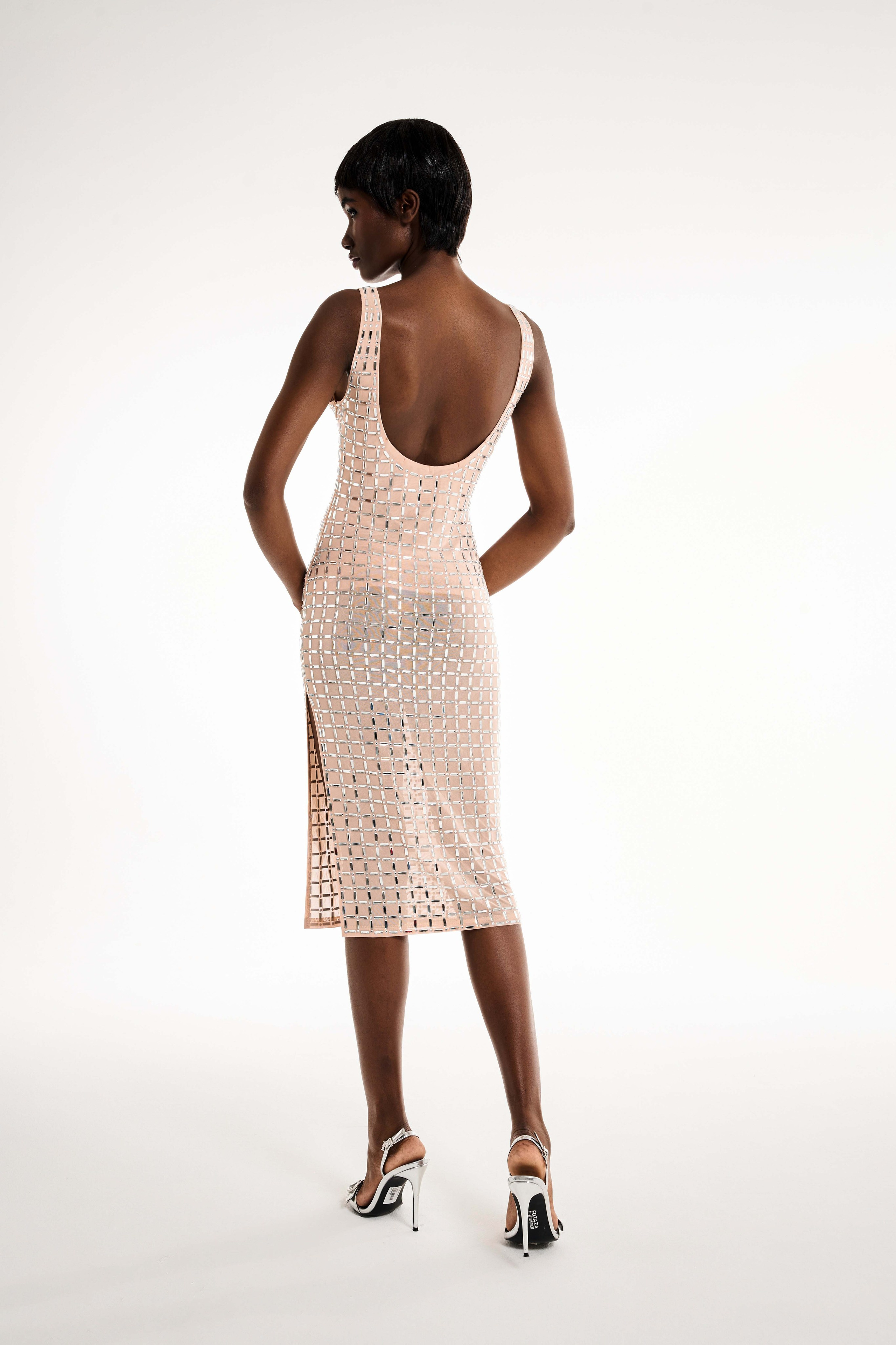 UNO ROBE SS25 LOOKBOOK. Spencer Danyil