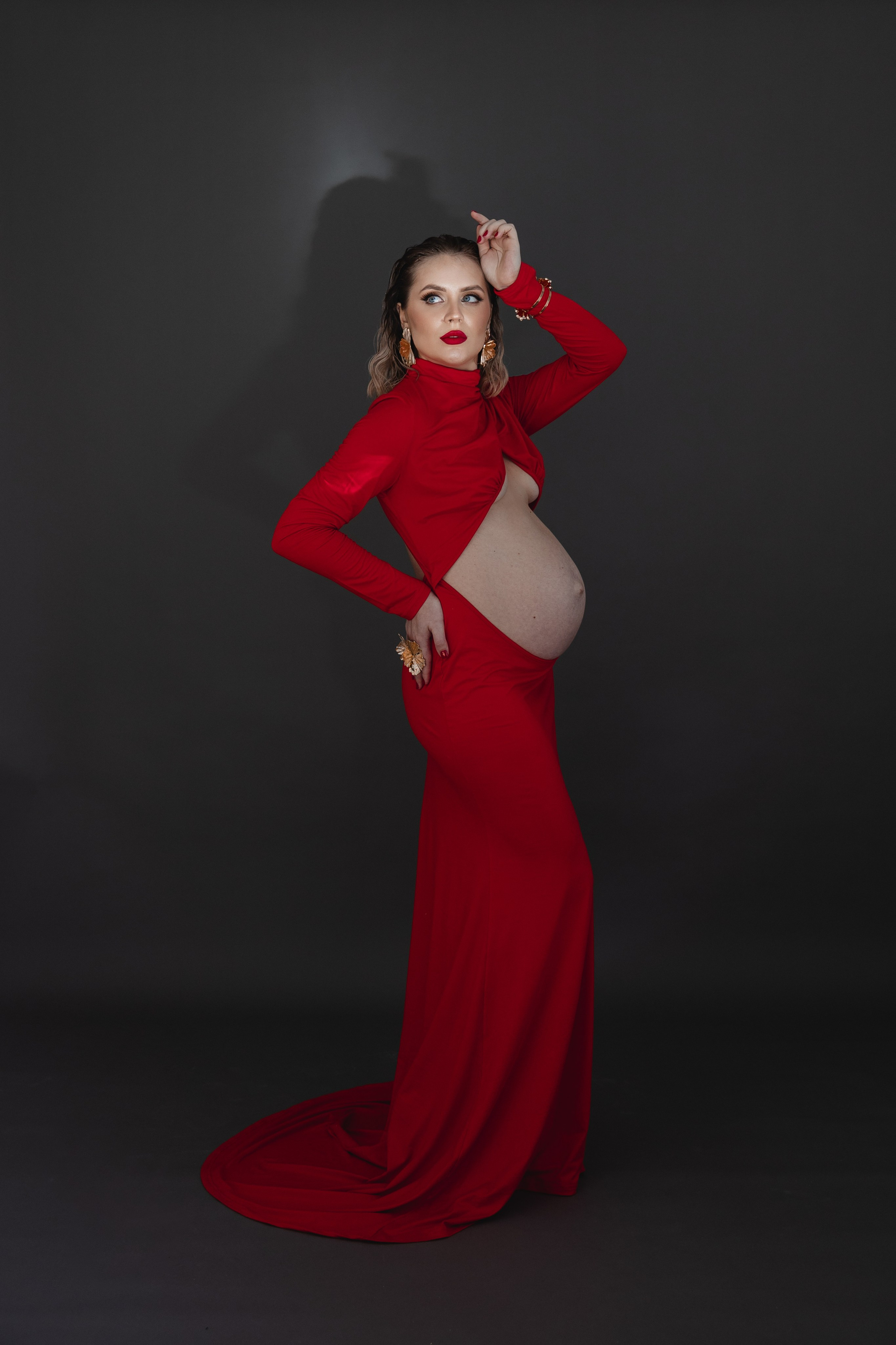 Babybauch Shooting im Fotostudio | Schwangerschaftsfotos in Bochum. Hochzeitsfotografin Bochum | Halyna Reiche Fotografie NRW