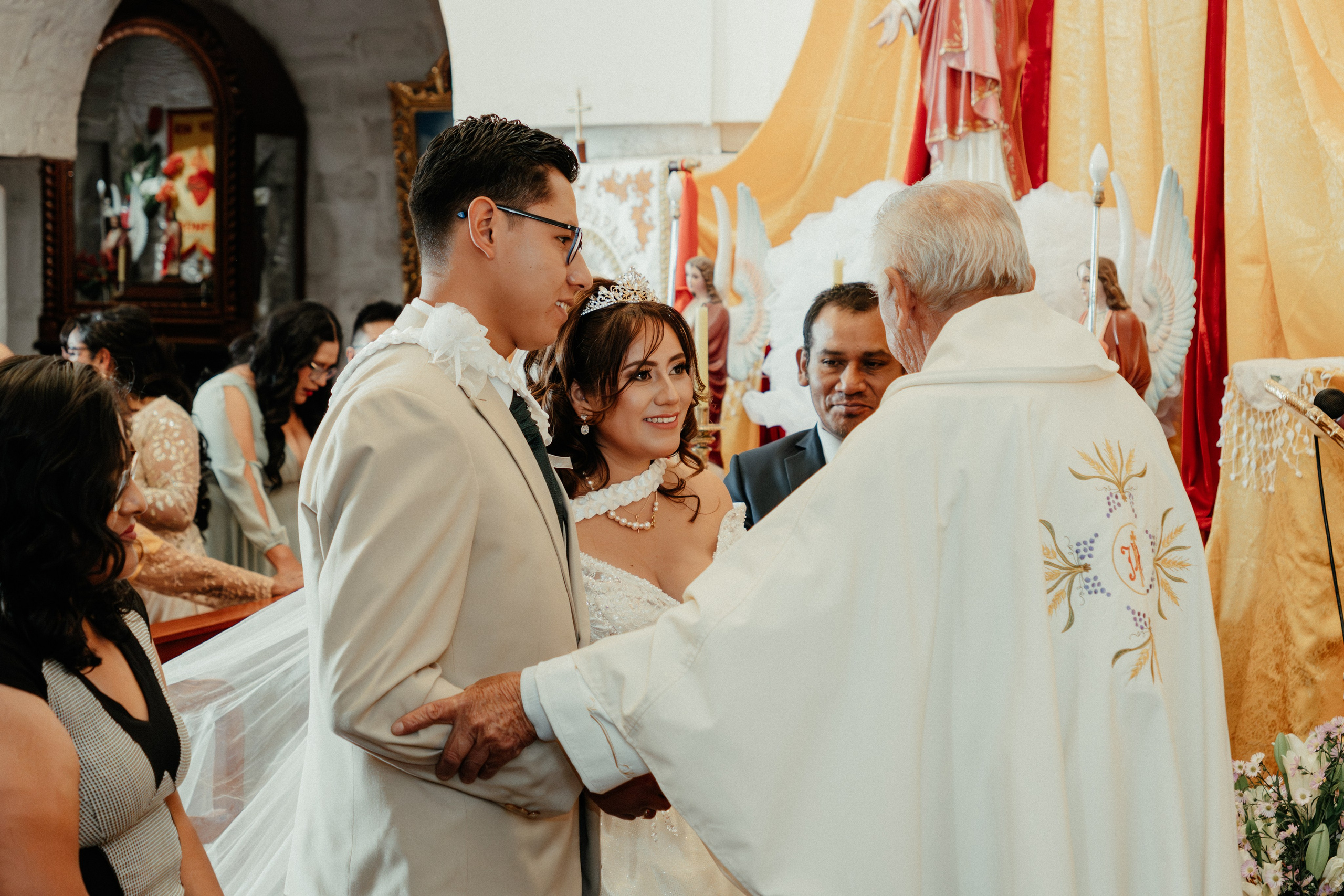ANGIE + MANUEL BODA RELIGIOSA. Studio KVTA | Fotografía y Video de Bodas en Arequipa