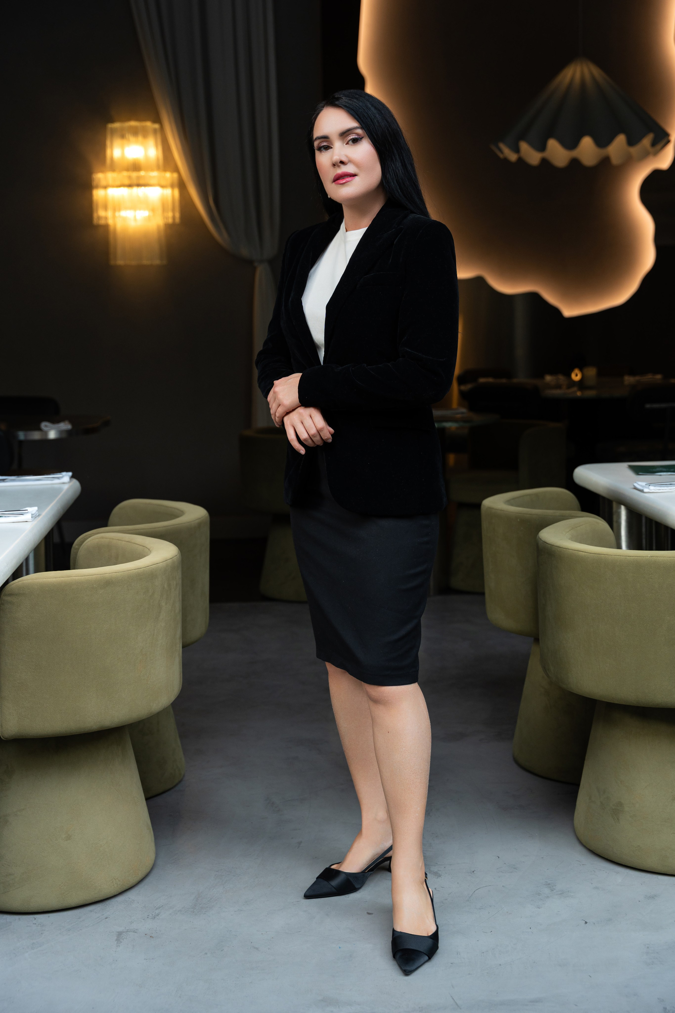 BUSINESS PORTRAIT. Photo and video production. Editing & retouching services. Training