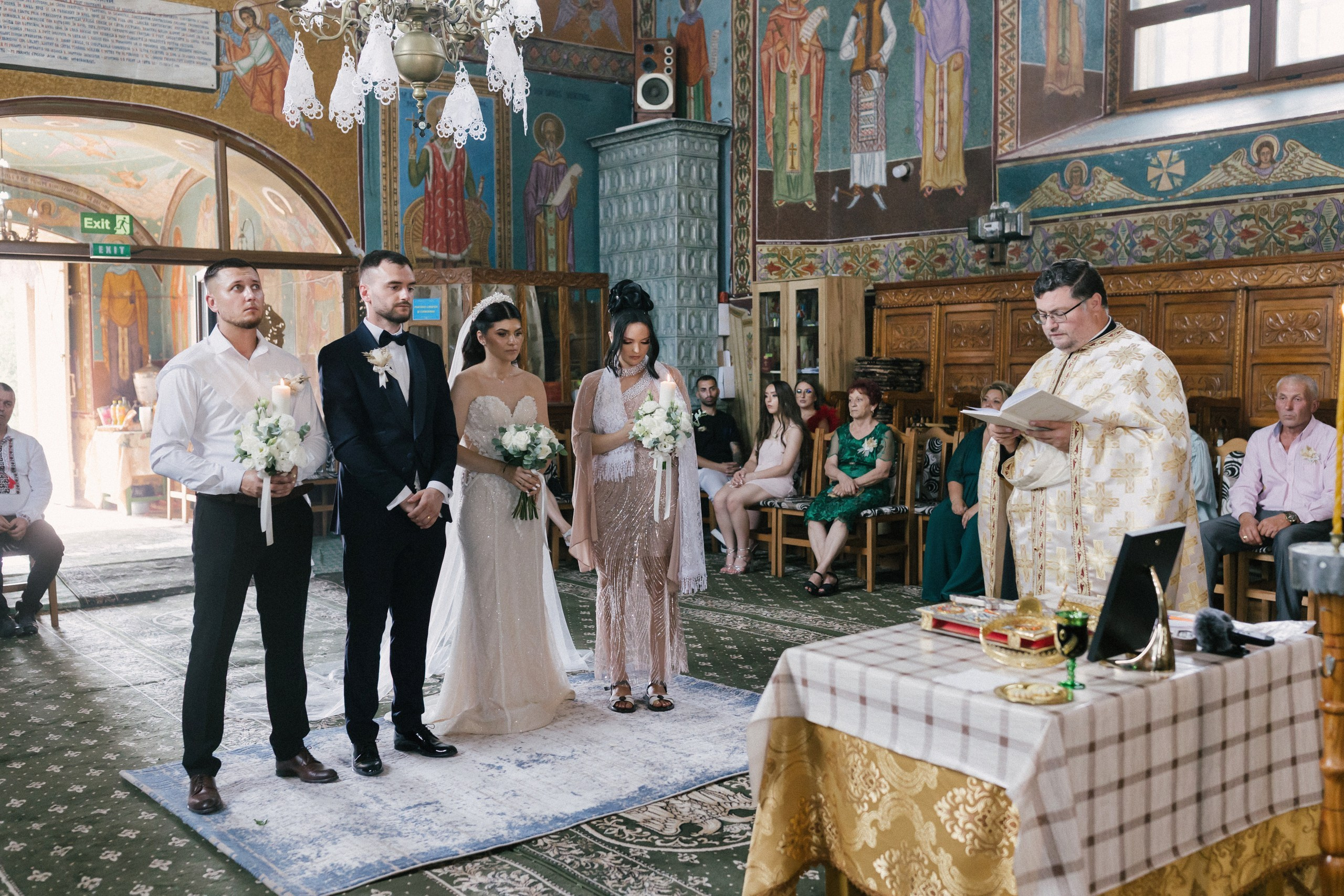 1. Mireasa Adriana în timpul pregătirilor de nuntă în Tudora Botoșani2. Costumul mirelui Ionuț fotografiat artistic în ziua nunții3. Prietenii mirelui la tradițiile de nuntă în Tudora4. Bărbieritul mirelui în cadrul obiceiurilor tradiționale de nuntă5. Fotografii de familie la biserică în ziua nunții6. Portret de familie cu mirii și copilul lor la nunta din Botoșani7. Primul dans al mirilor la Mariage Dor Baisa Botoșani8. Decor elegant de nuntă la Mariage Dor Baisa9. Emoții și tradiții la nunta din Tudora județul Botoșani10. Fotograf profesionist de nuntă în Botoșani surprinzând momente autentice - otograf-nunta-botosanifotograf-evenimente-botosanifotograf-profesionist-botosanifotograf-nunta-tudoranunta-tudora-botosanisedinta-foto-nunta-botosanipoze-nunta-botosanifotografii-nunta-tudorafotograf-cununie-religioasa-botosanibiserica-sfintii-imparati-constantin-si-elena-tudoramariage-dor-baisa-botosanirestaurant-nunta-botosanidansul-mirilor-mariage-dorpregatiri-mire-botosanipregatiri-mireasa-botosanitraditii-nunta-moldovaobiceiuri-nunta-tudorafotograf-familie-nunta-botosaniportret-miri-botosanigalerie-foto-nunta-botosanialbum-foto-nunta-botosaninunta-eleganta-botosaninunta-cu-traditii-botosanifotograf-premium-nunta-botosaniservicii-foto-video-botosanipoveste-de-nunta-botosanifotograf-documentar-nuntafotograf-natural-emotionalmiri-ionut-si-adriananunta-autentica-tudora -otograf-nunta-botosanifotograf-nunta-tudoranunta-tudora-botosanifotograf-evenimente-botosanifotograf-profesionist-botosaniservicii-foto-video-botosanigalerie-foto-nunta-botosanialbum-foto-nunta-botosani - nunta-autentica-botosaninunta-cu-traditii-botosanipoveste-de-nunta-botosanifotografii-emotionante-nuntamomente-autentice-nuntafotografie-documentara-nuntafotograf-natural-nunta- pregatiri-miri-tudorabiserica-tudora-botosanicununie-religioasa-tudoramariage-dor-baisa-botosanipetrecere-nunta-botosanivalsul-mirilor-botosani - alino-foto-studio-botosaniionut-si-adriana-nunta-tudorafotograf-alin-chirila-botosani