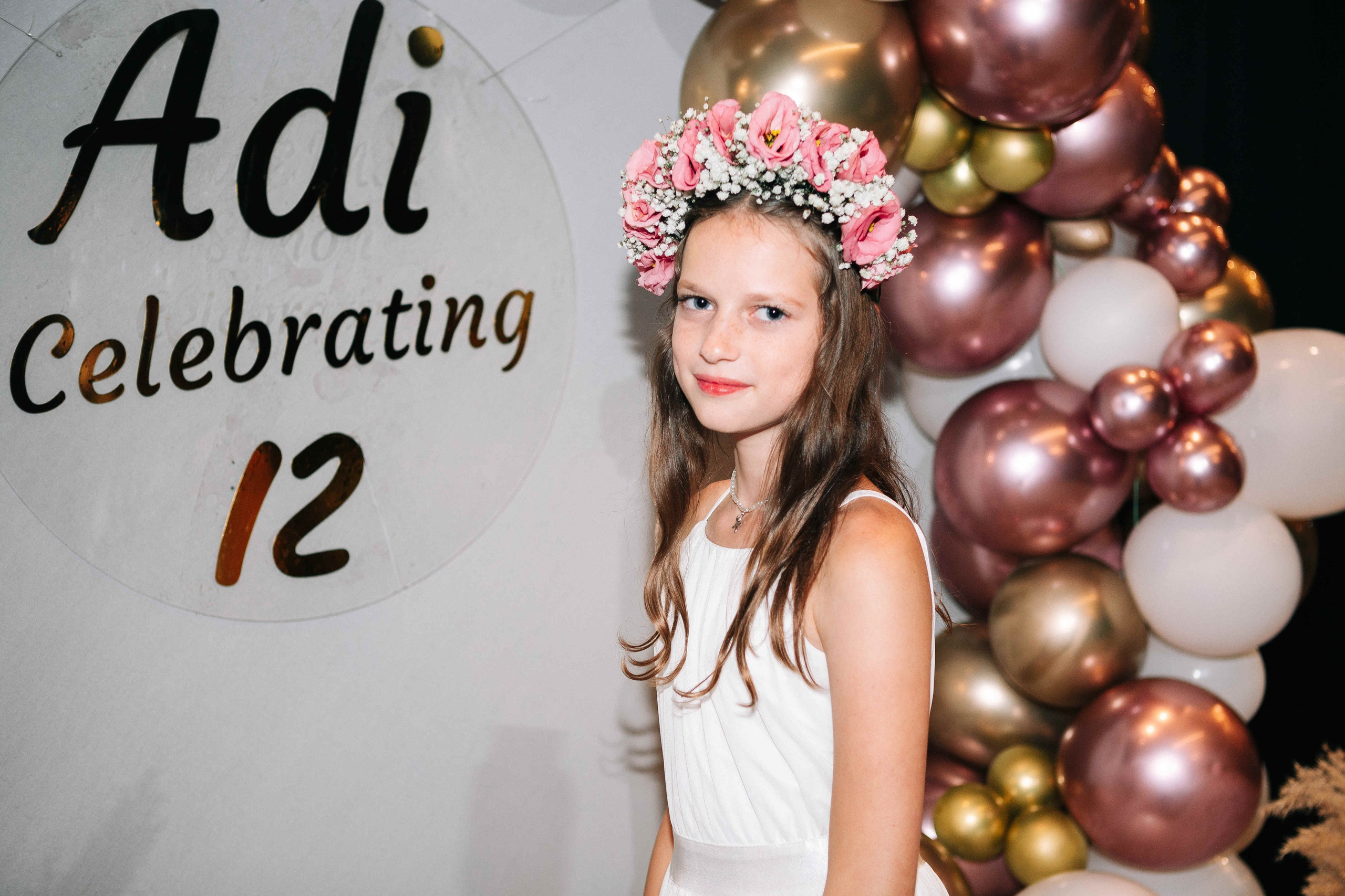 PARTY WITH FRIENDS. Https://shi-photo.com/