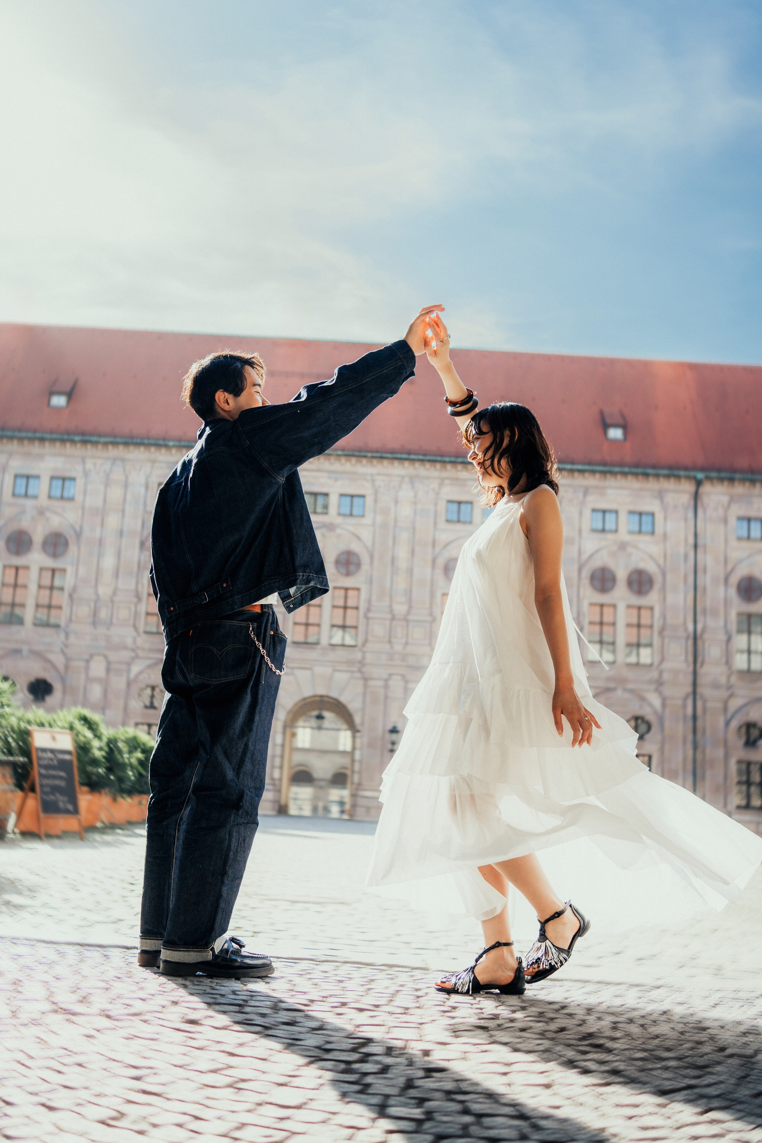 Honeymoon walk. Portrait Lifestyle Photographer in Munich — Polina Cherkasova