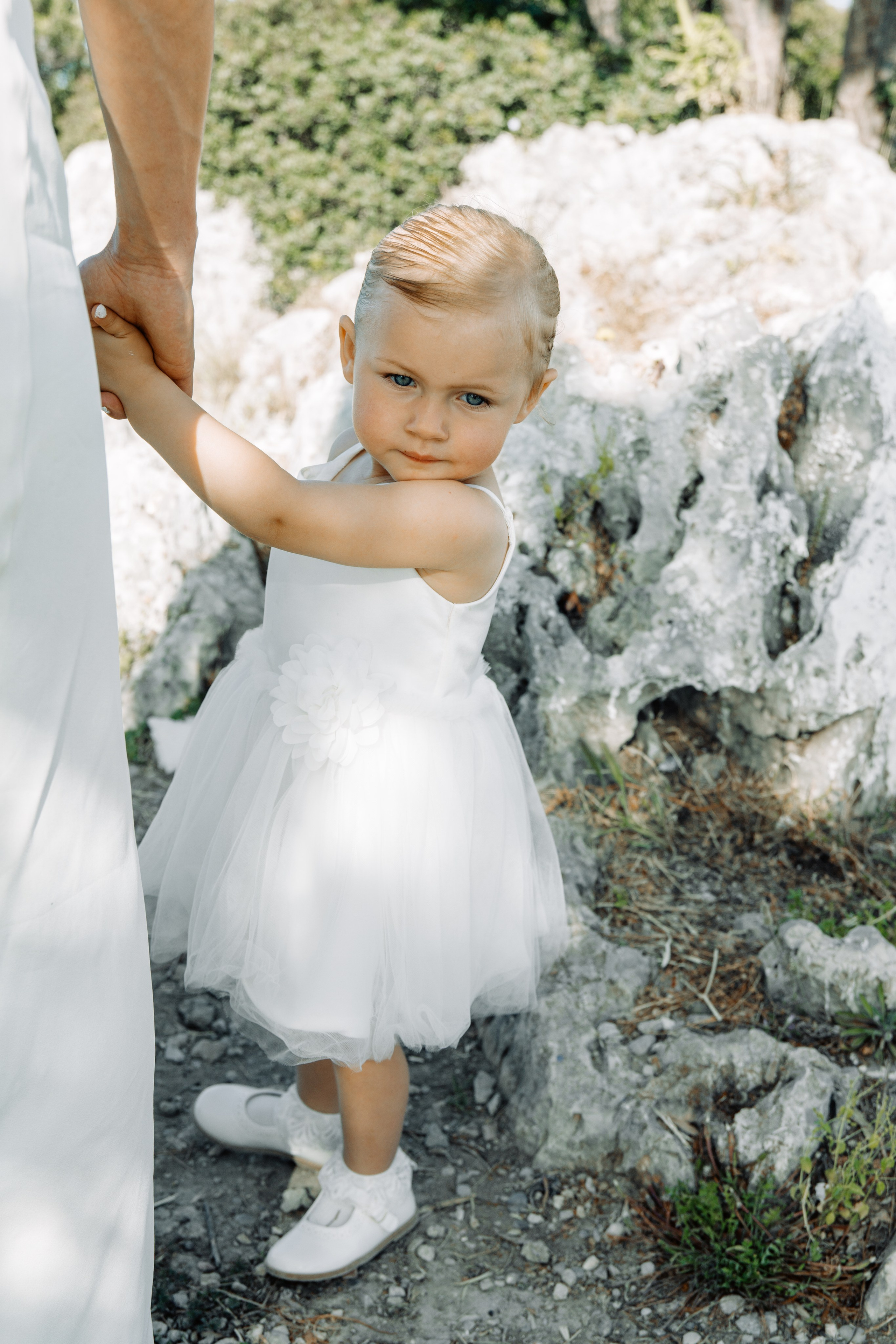 Ring exchange ceremony. Portrait- und Hochzeitsfotografin Irene Art Photo mit Sitz auf der griechischen Insel Rhodos