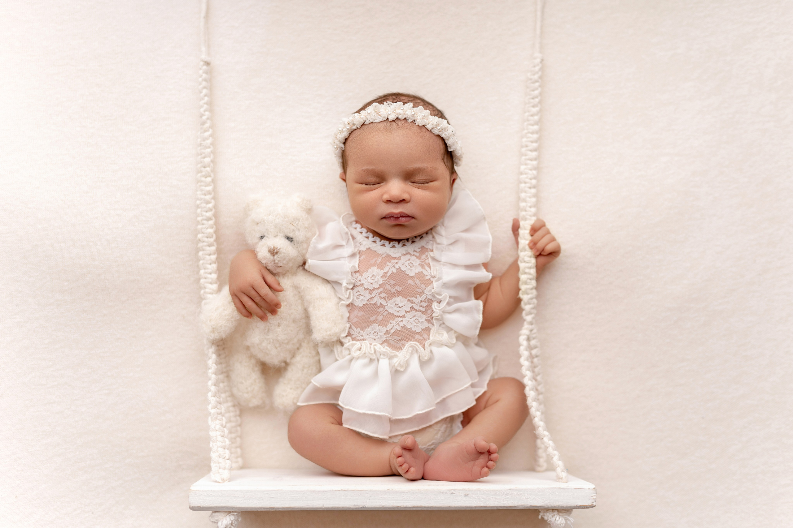 Esu Aleksandra naujagimių ir kudikių fotografė iš Vilniaus