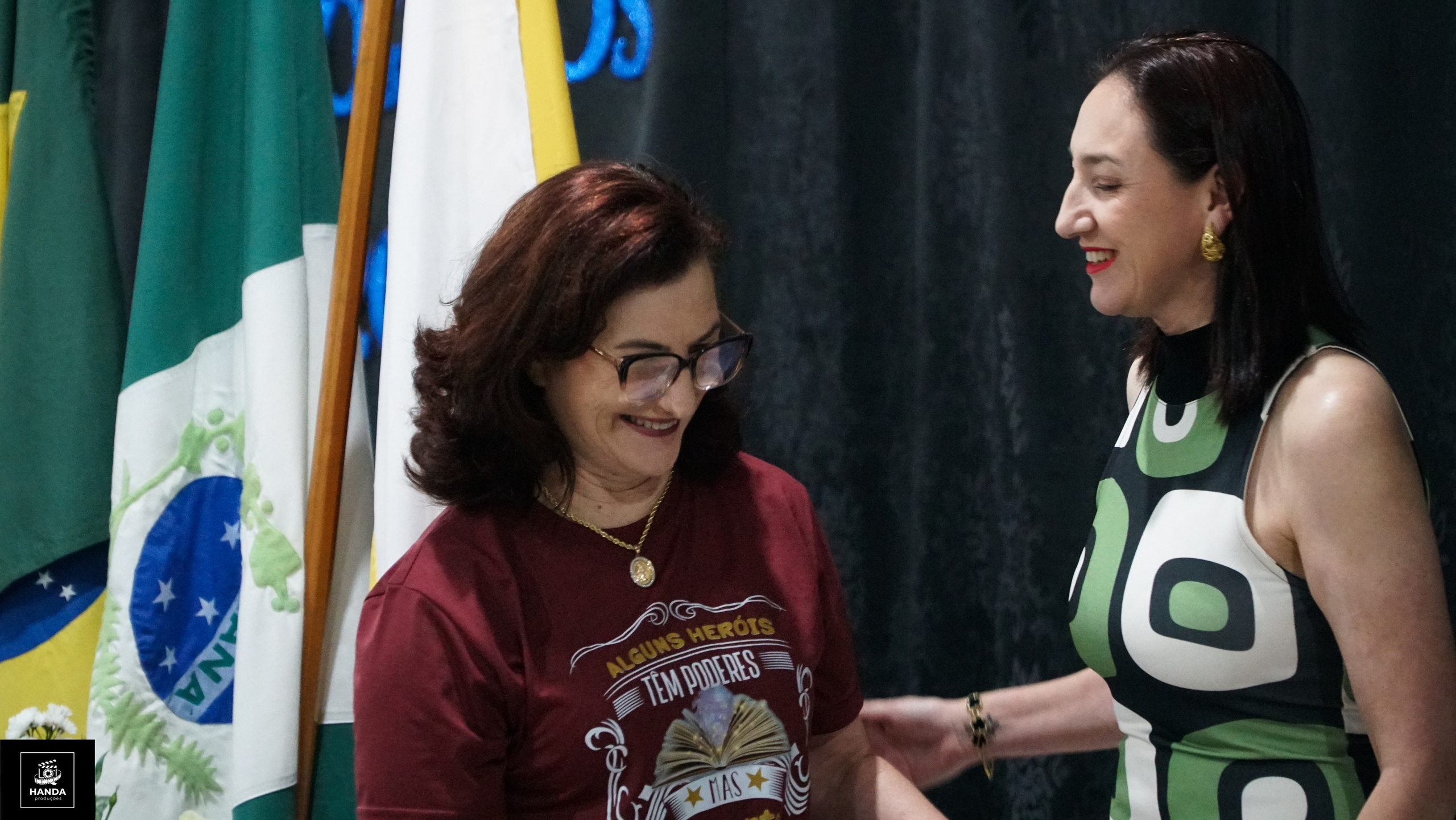 Noite autógrafos colégio Aurélio Buarque de Holanda. Handa Produções