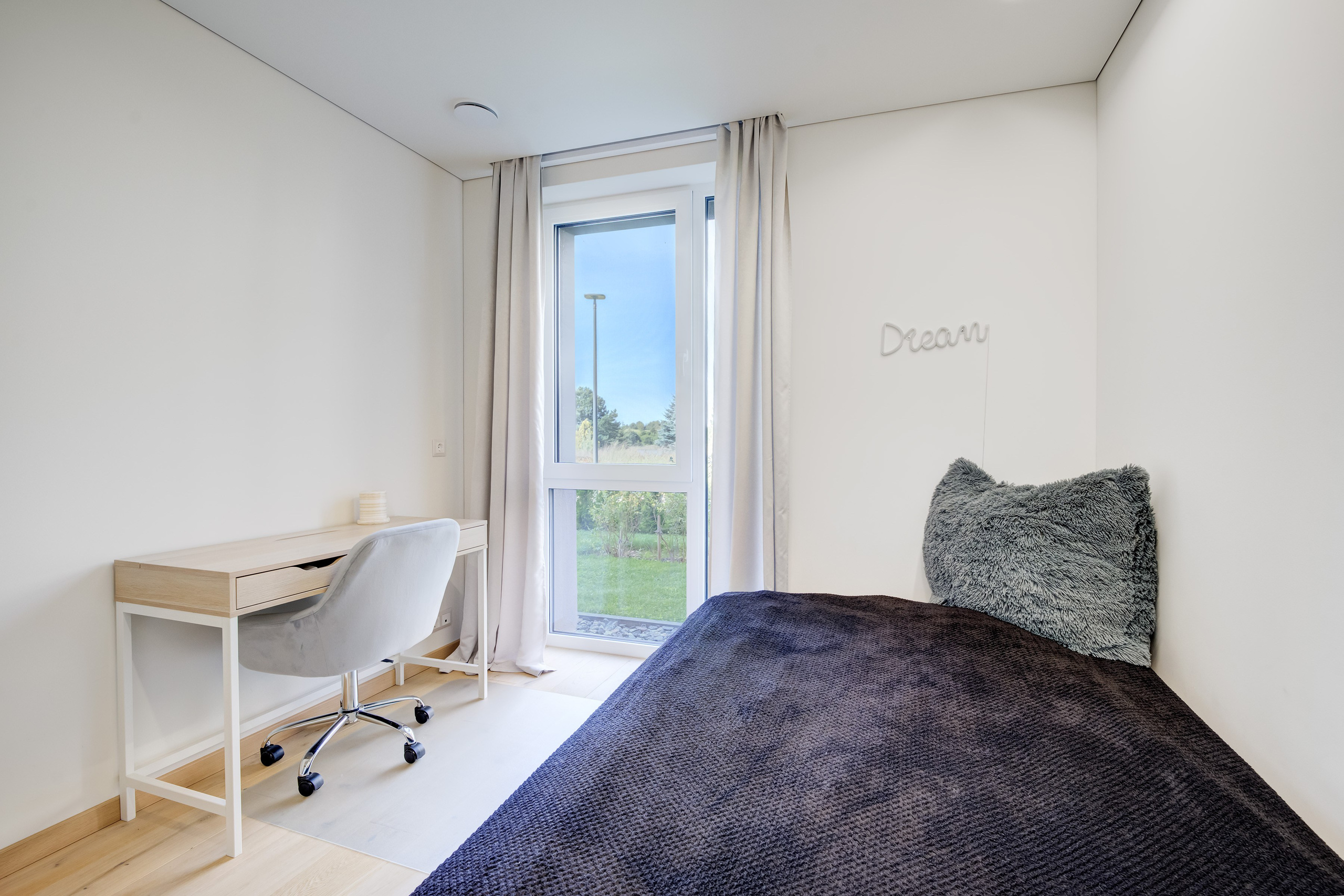 Gilužio g. 49, 2k. butas prie ežero. Elina Sapiega fotografė Vilniuje