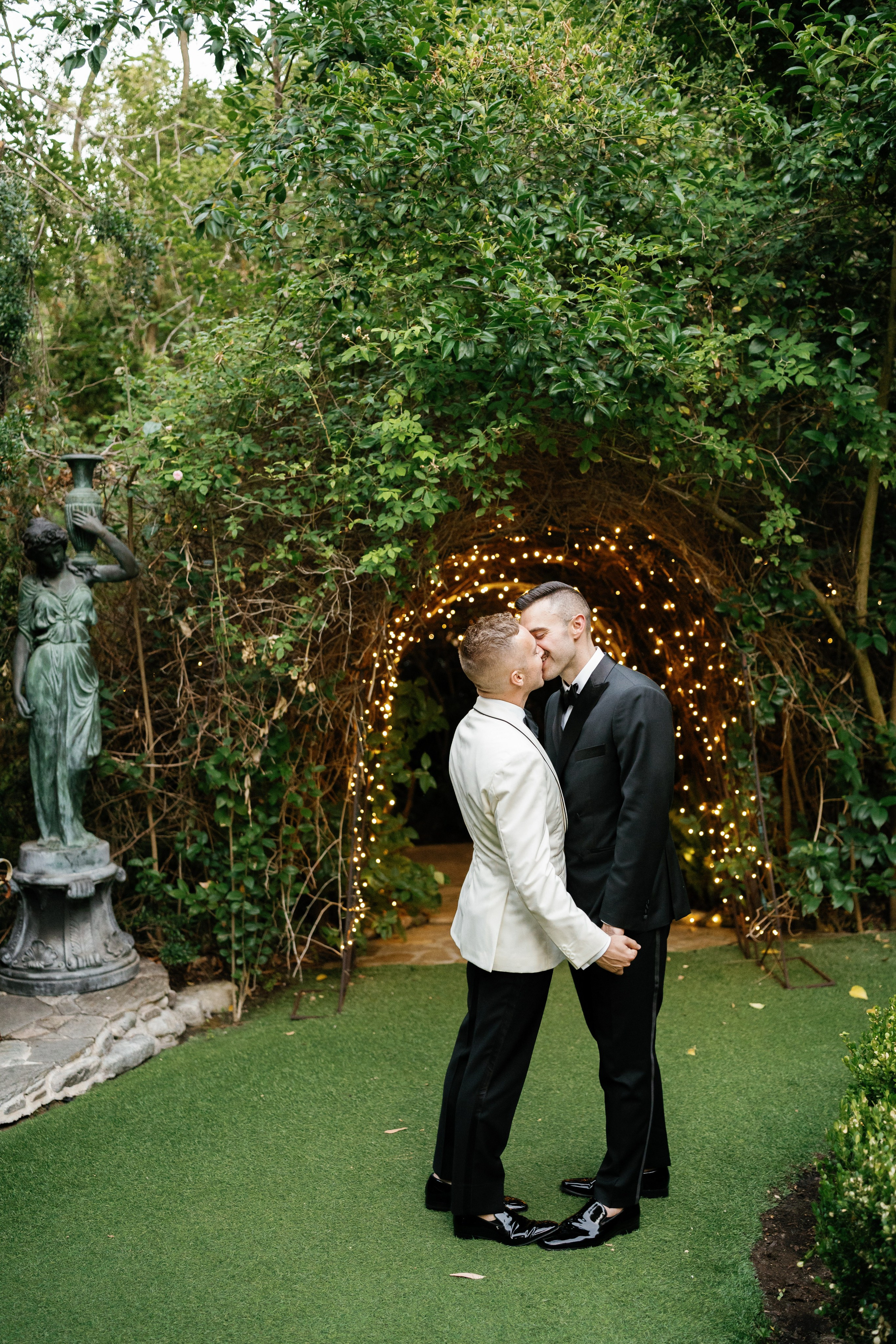 LGBT wedding photographer in California. Wedding Photography & Videography Team in California, Los Angeles, San Francisco, San Diego and Travel