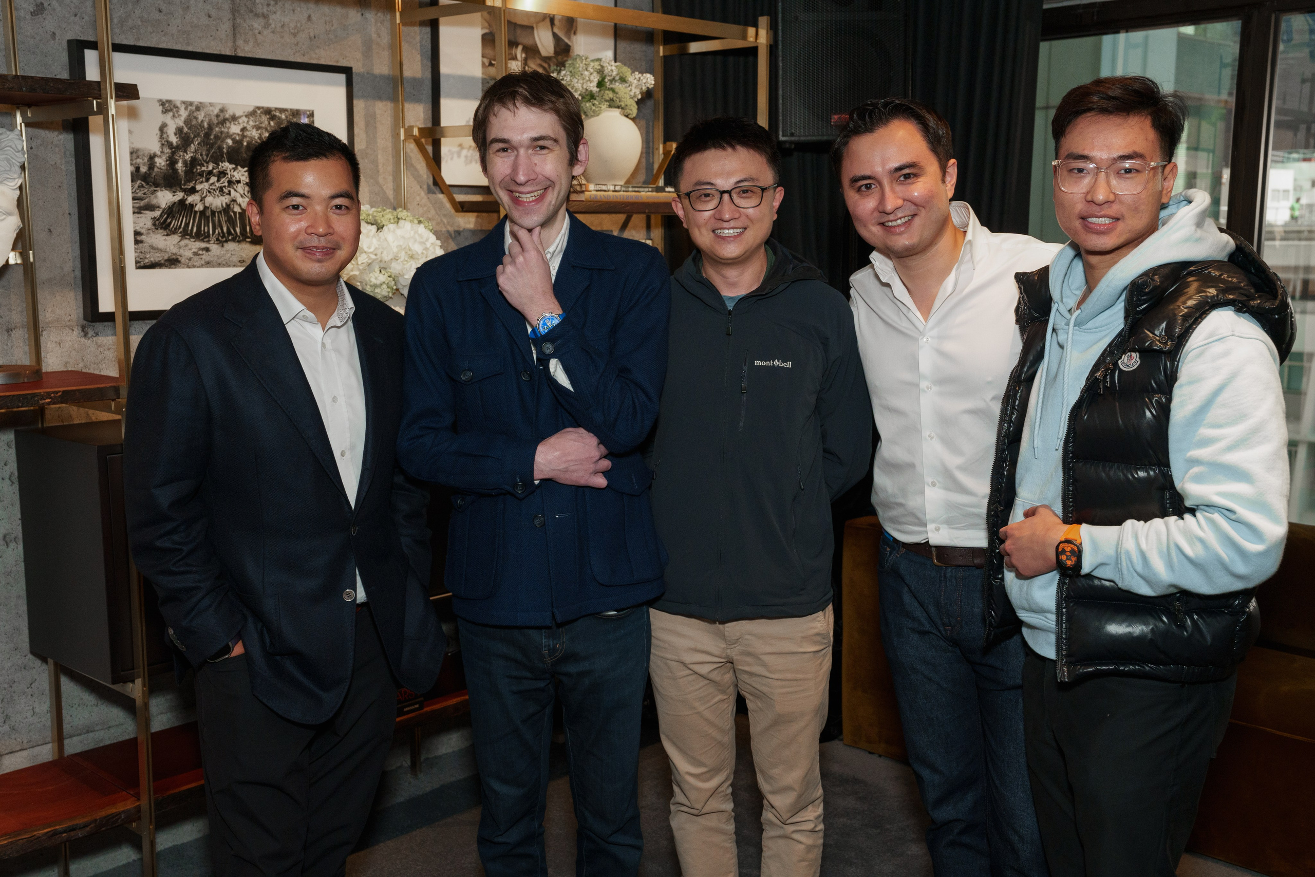 WATCHBOX. ФОТОГРАФ В ГОНКОНГЕ (СВАДЬБЫ, FASHION, СЕМЕЙНЫЕ, МЕРОПРИЯТИЯ, ФОТОПРОГУЛКИ)