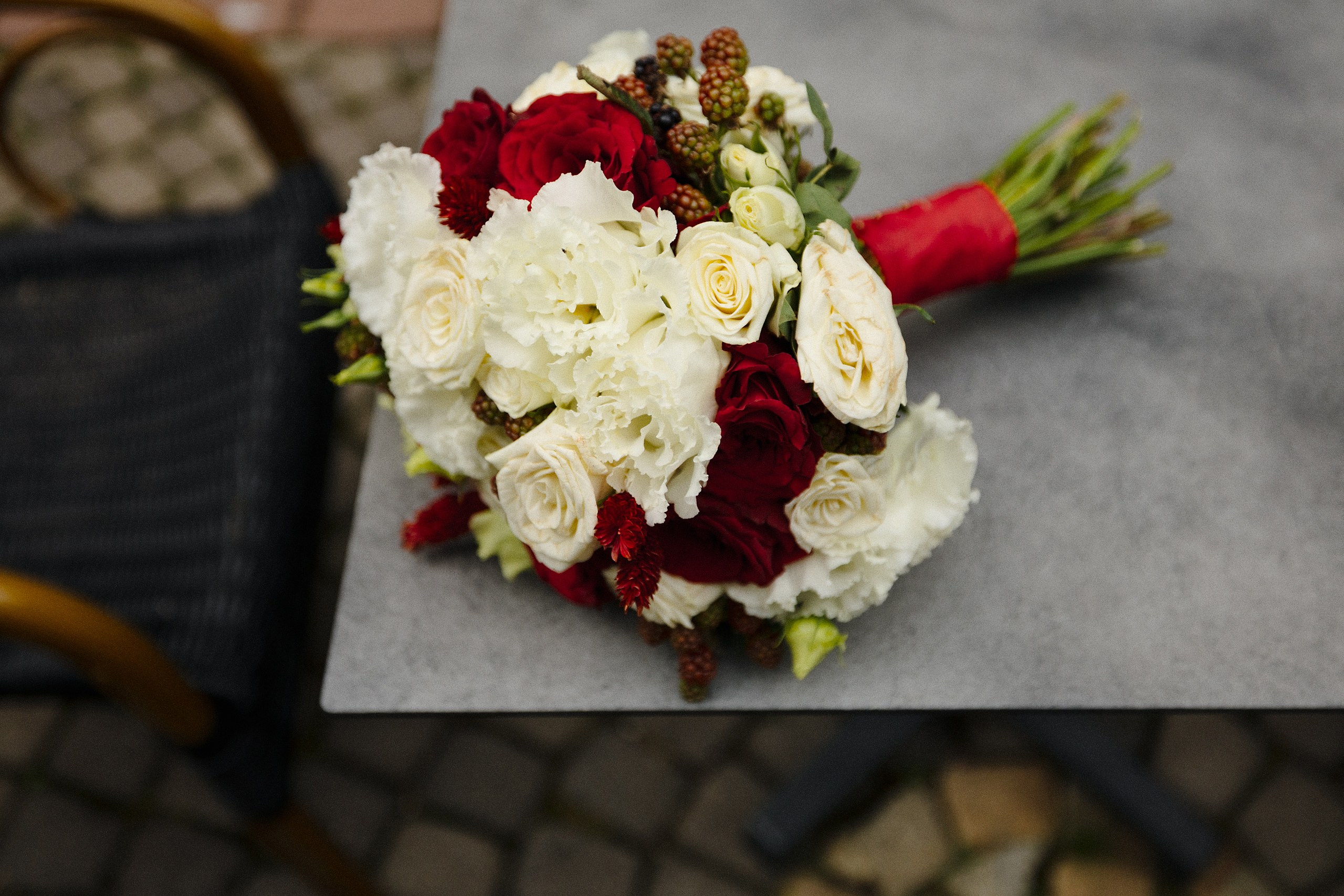 Юбилей свадьбы — 10 лет вместе, Porsche, страсть и стильная фотосессия в Риге. Евгений Тимофеев | Свадебный и контент-фотограф и видеограф в Риге