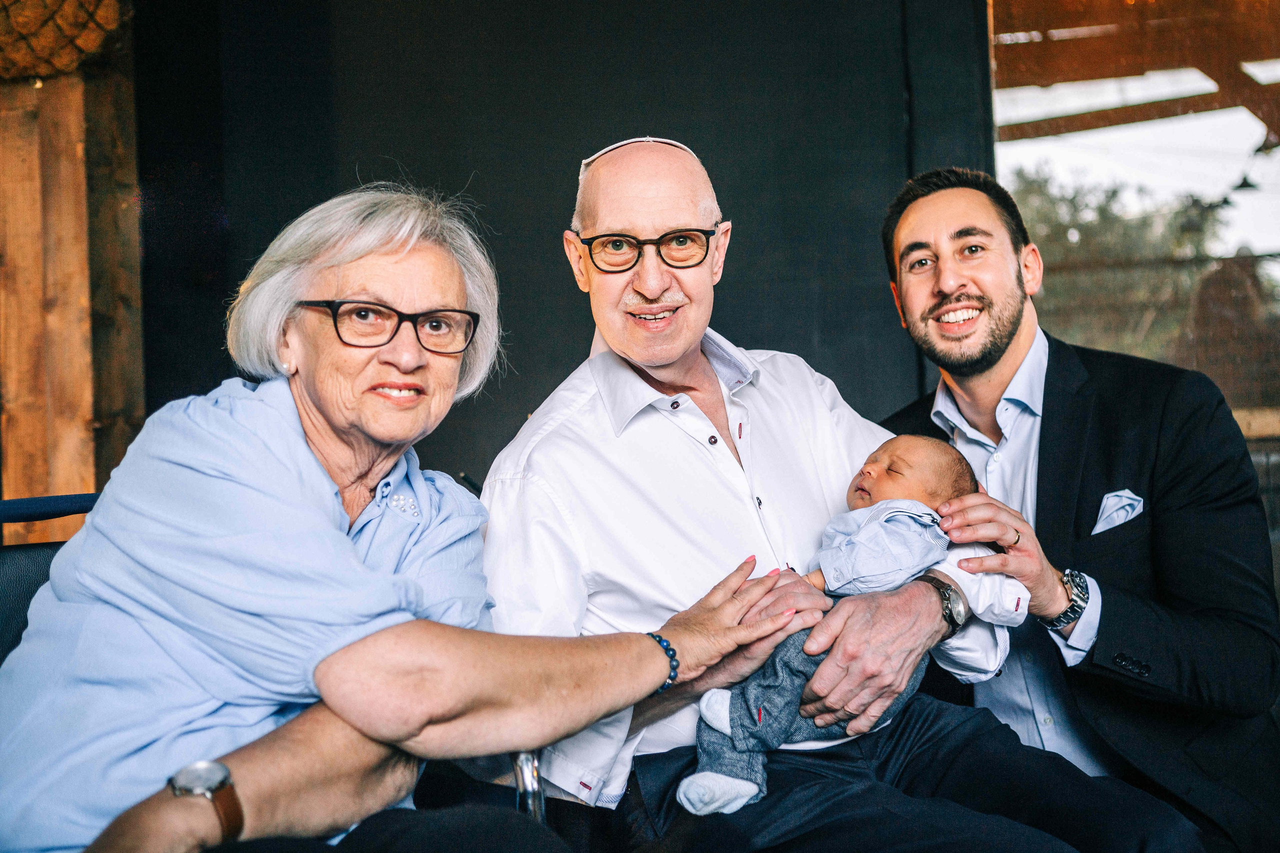 BRIT MILA (BIG EVENT). PHOTOGRAPHER IN ISRAEL