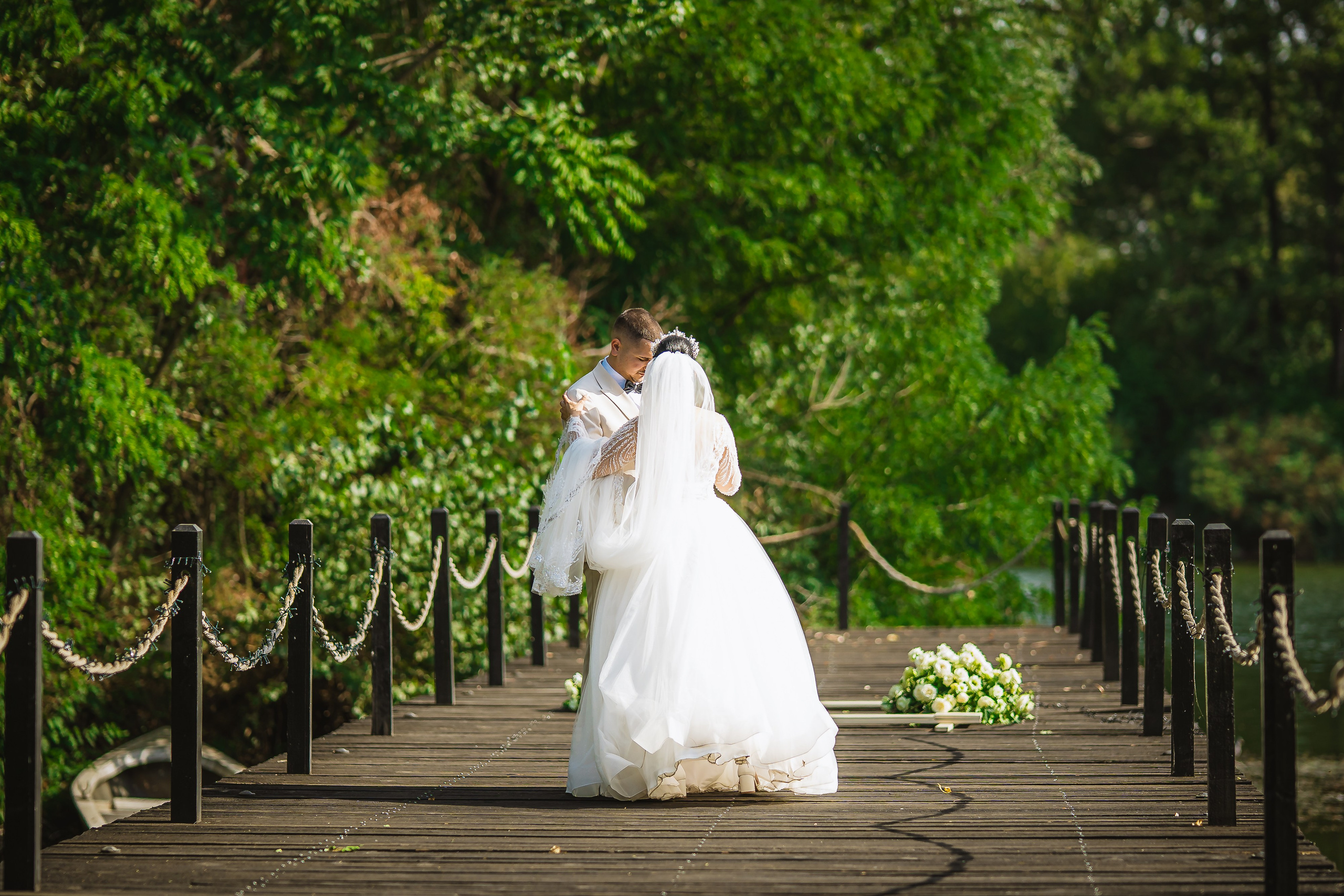 Bella & Adi. Foto Studio — Fotograf de evenimente, nunti, botezuri, portrete