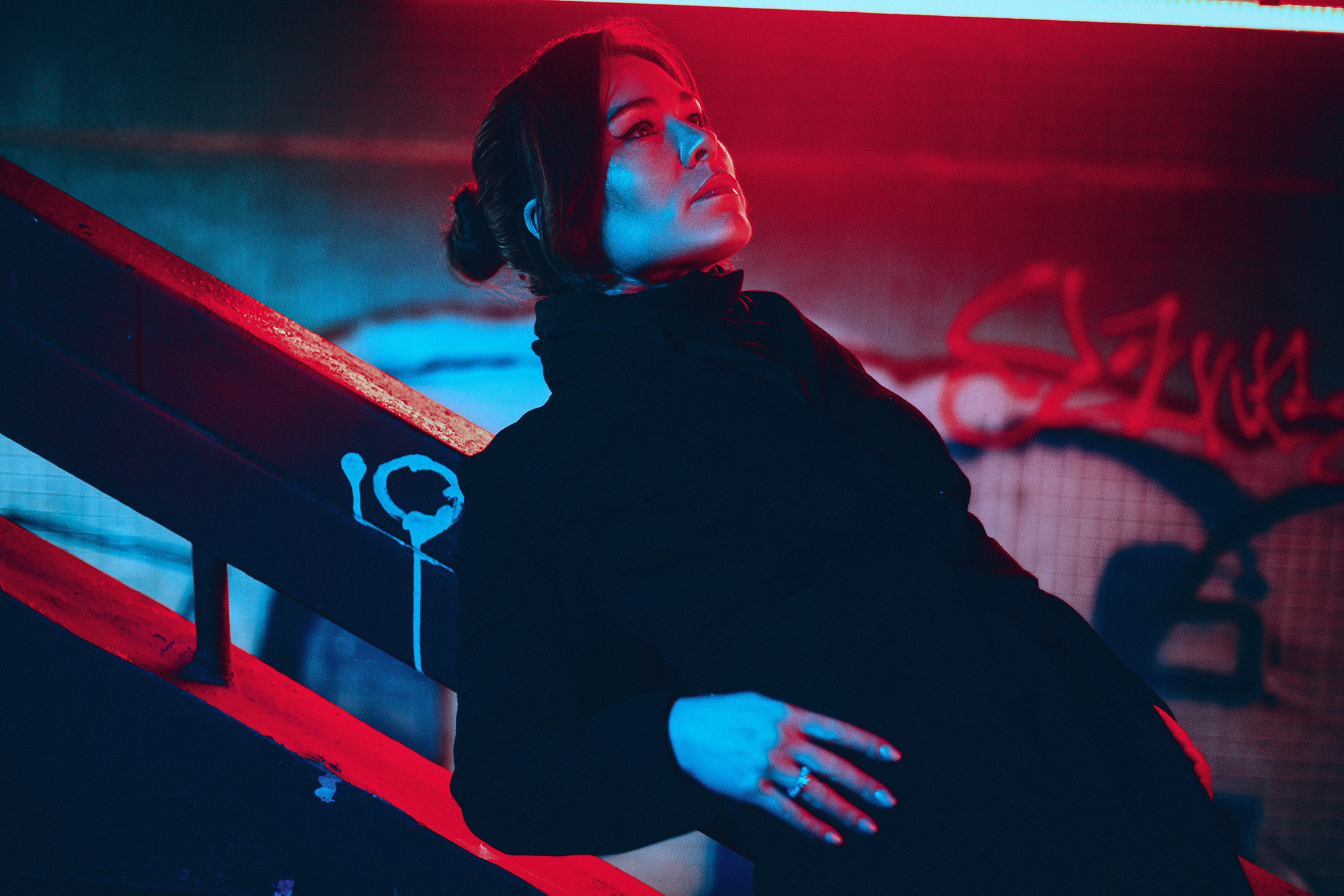 Неон. Photographer in Prague for tourists