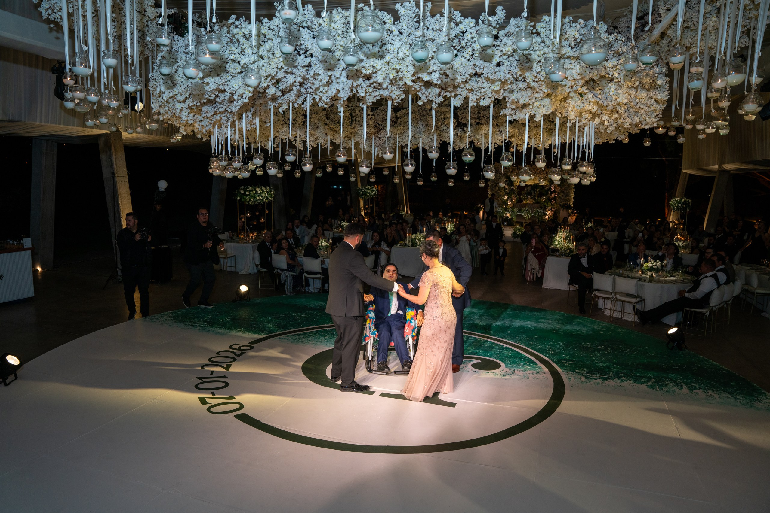 Daniel & Jannet. Elopement & Lifestyle Wedding Photographer