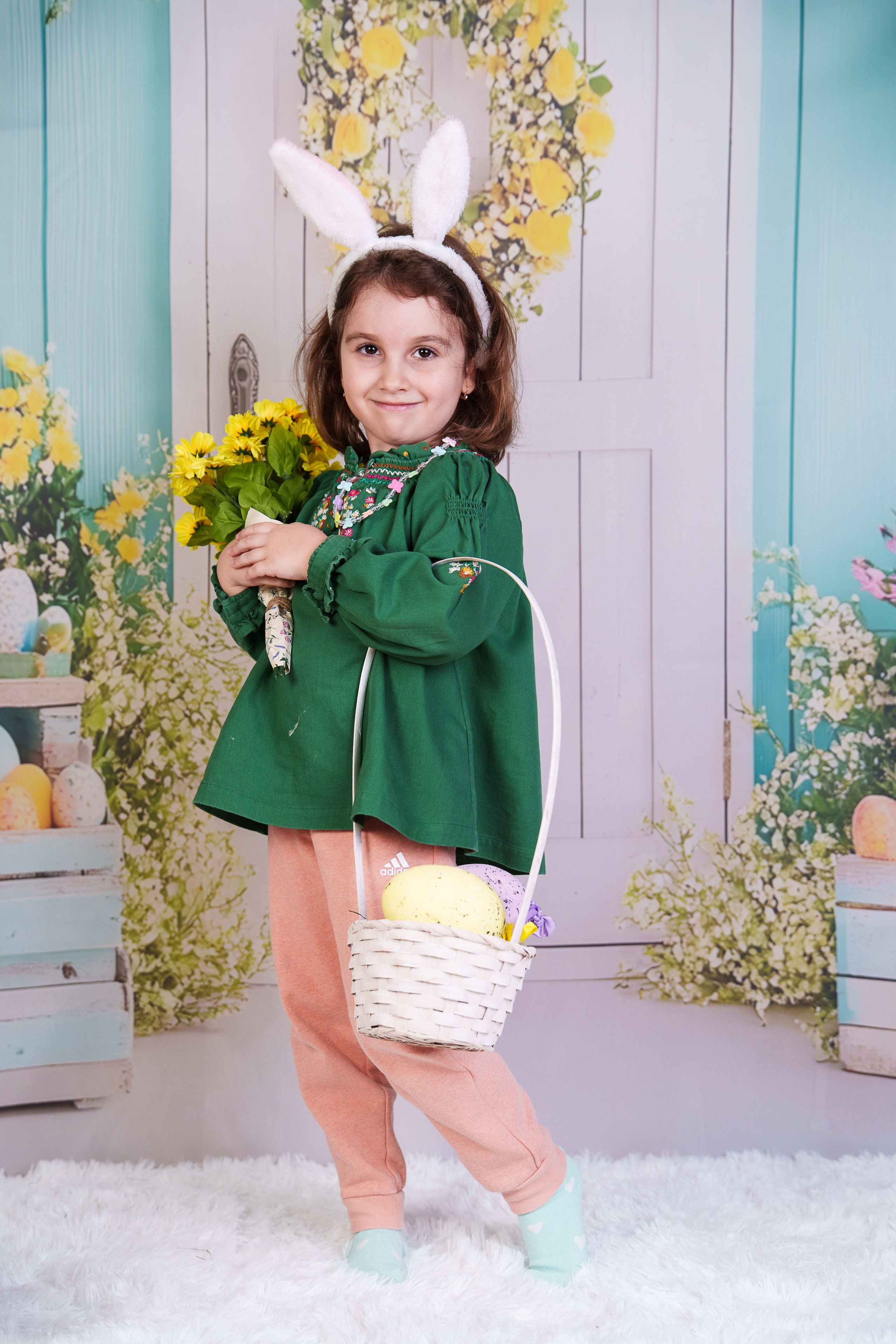 Sedinta foto Paste - Gradinita Miniterra. Liviu Andrei - Fotograf