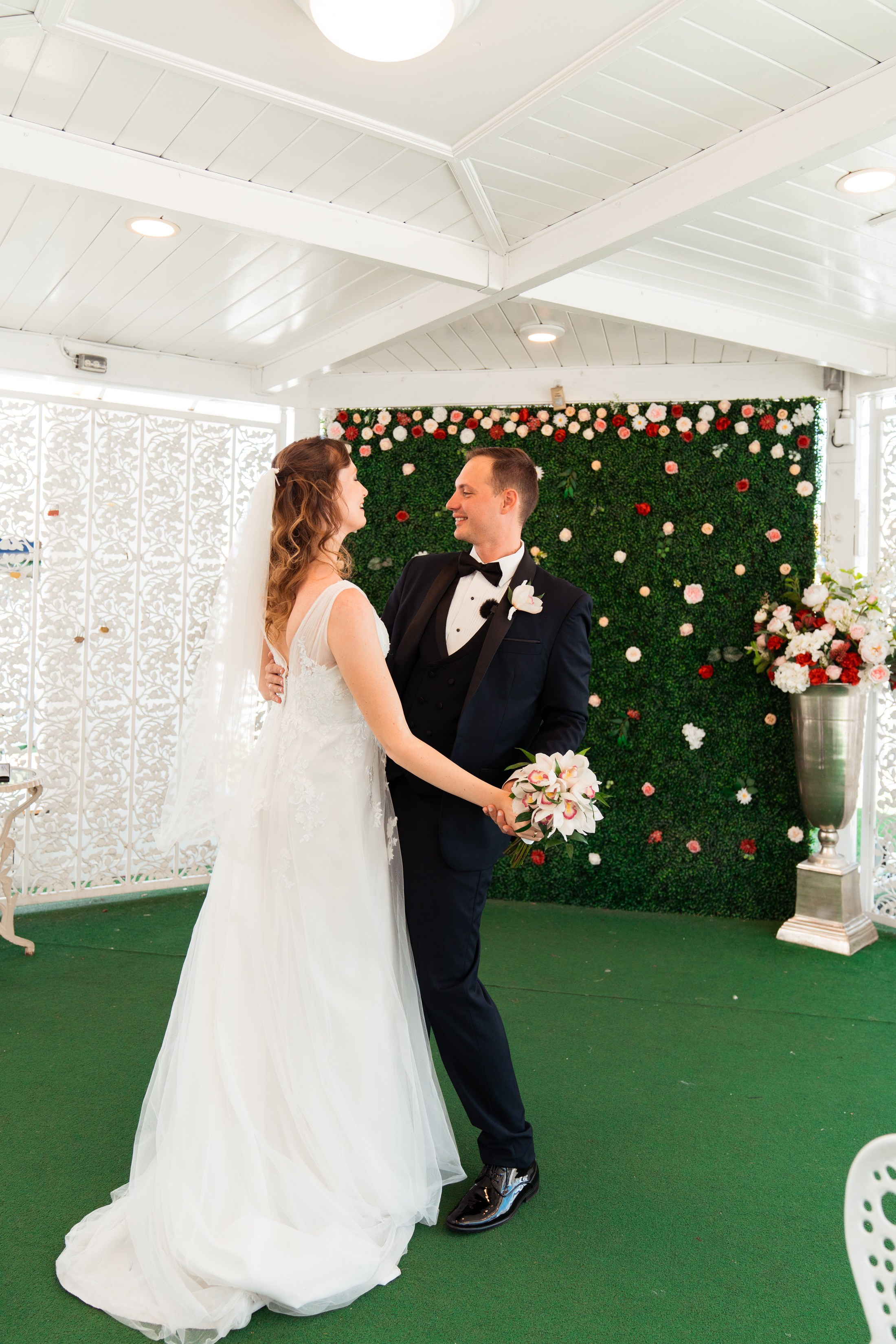 Anastasia&Luka. Wedding & elopement photographer Viktoriya Kravtsov. Las Vegas