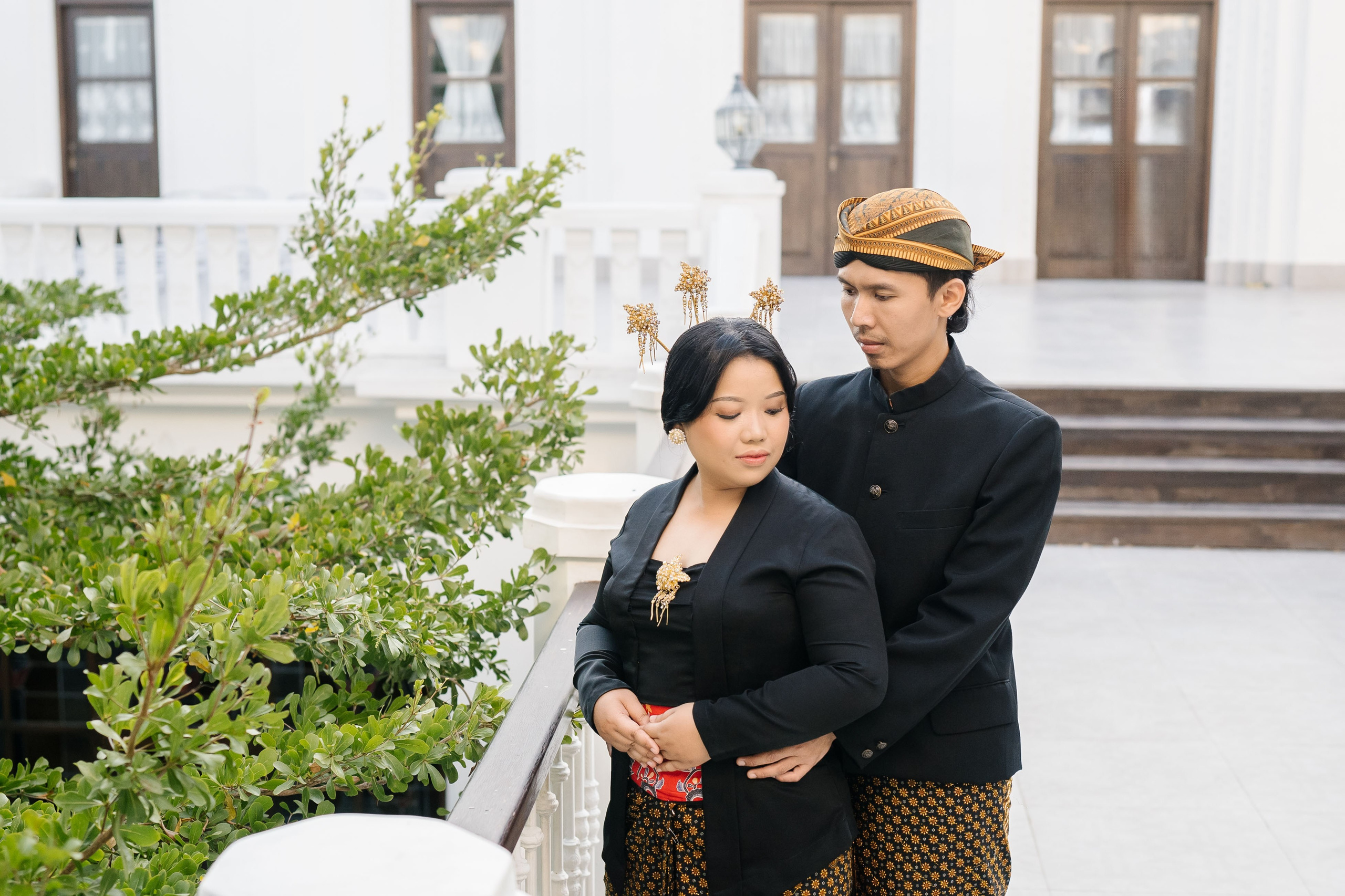 Prewedding Photo Shoot with Javanese style. Female Photographer in Bali