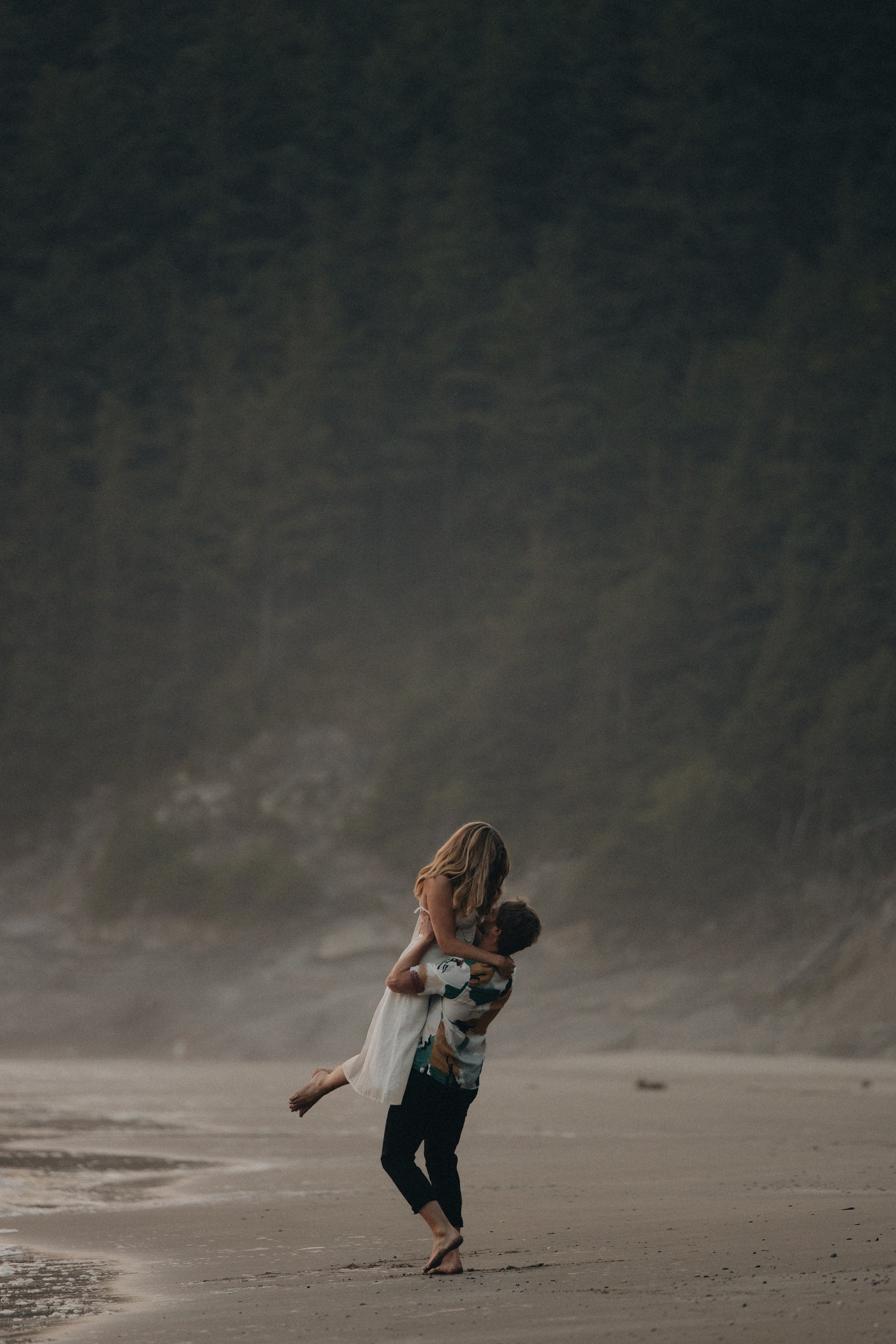 Engagement Photography at Cannon Beach | Jessie & Isaac's Session by Georgy Shishkin | Capturing Moments in Portland, Seattle, Bend & Oregon. Capturing Love in the Heart of the Pacific Northwes