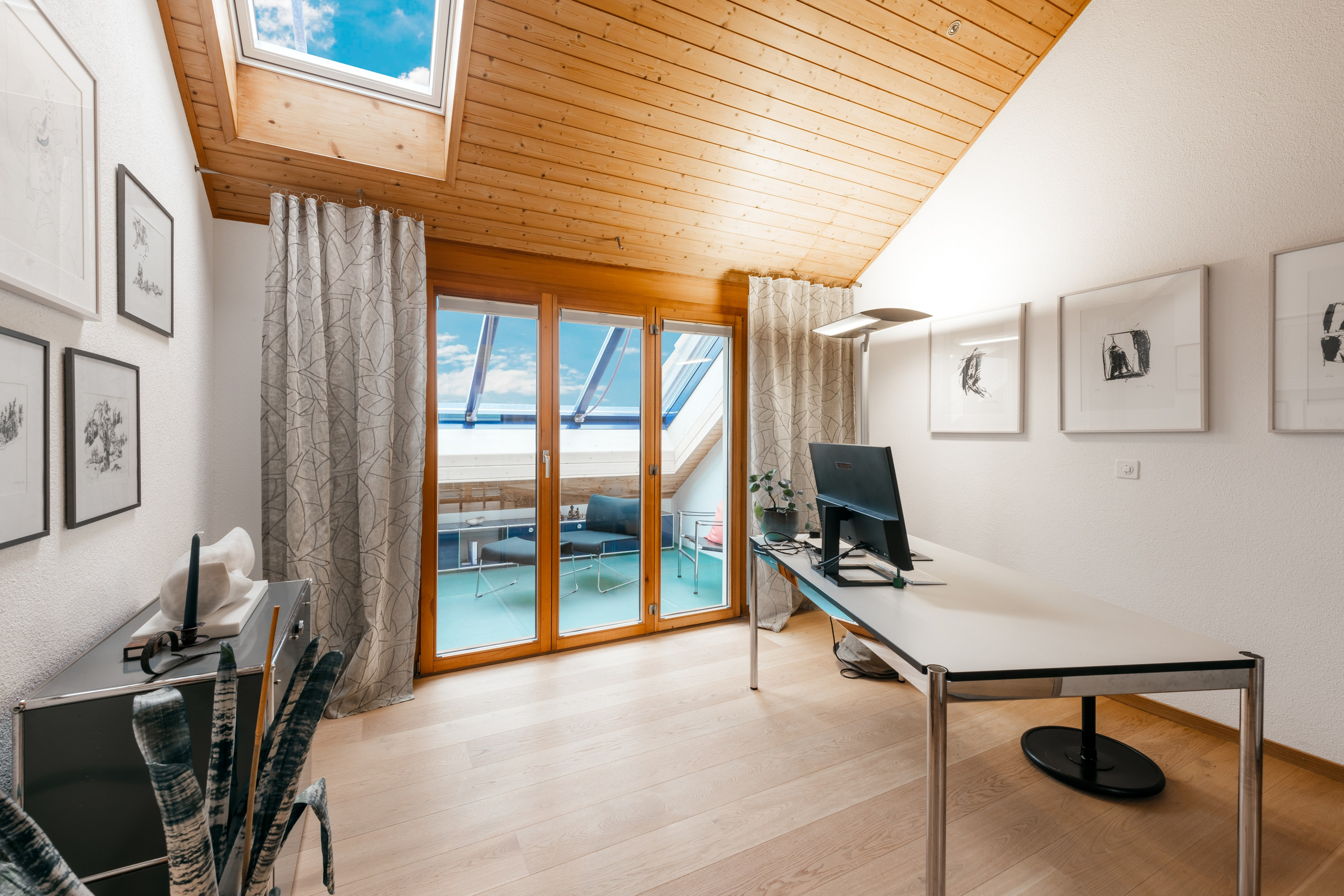 Einfamilienhaus, NEUDORF, Kt. LUZERN. Hallo! Ich bin Elena und arbeite als Immobilienfotografin