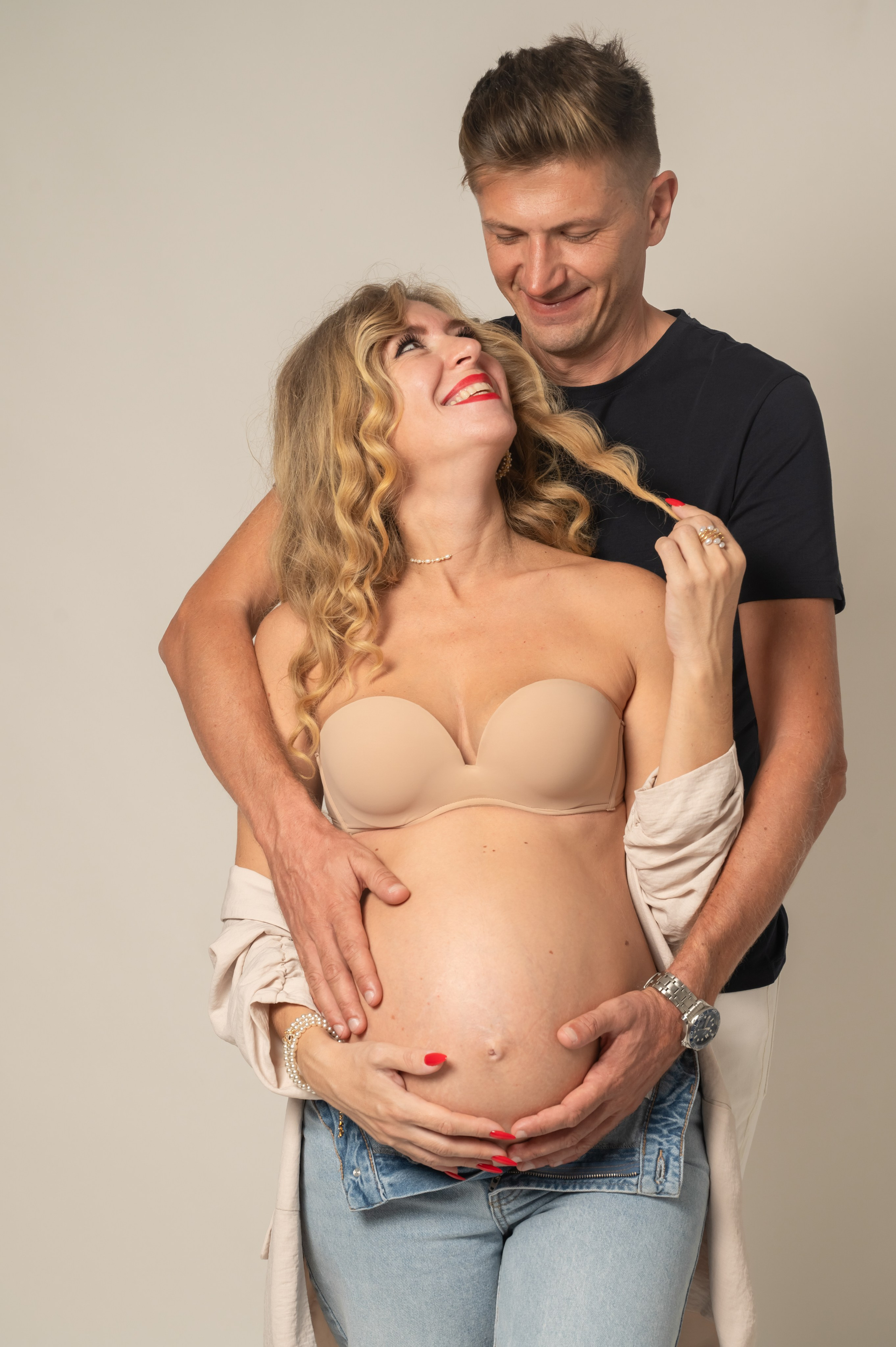 Фотосессия беременности в стиле лайфстайл. Профессиональный фотограф в Испании