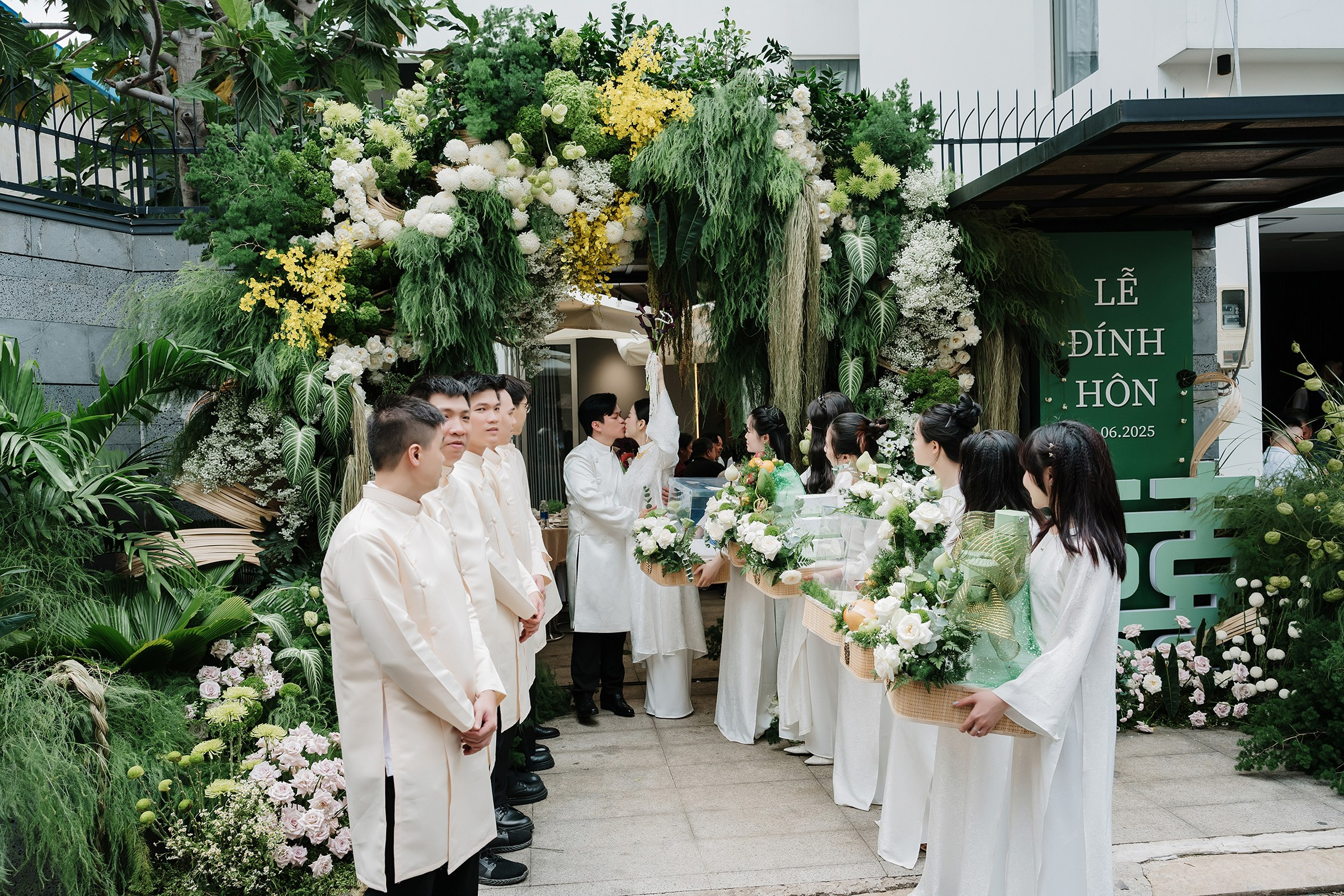 Engagement | NHI + LUAN & LINH + QUY. Saigon Wedding Present | Art Beyond Moments