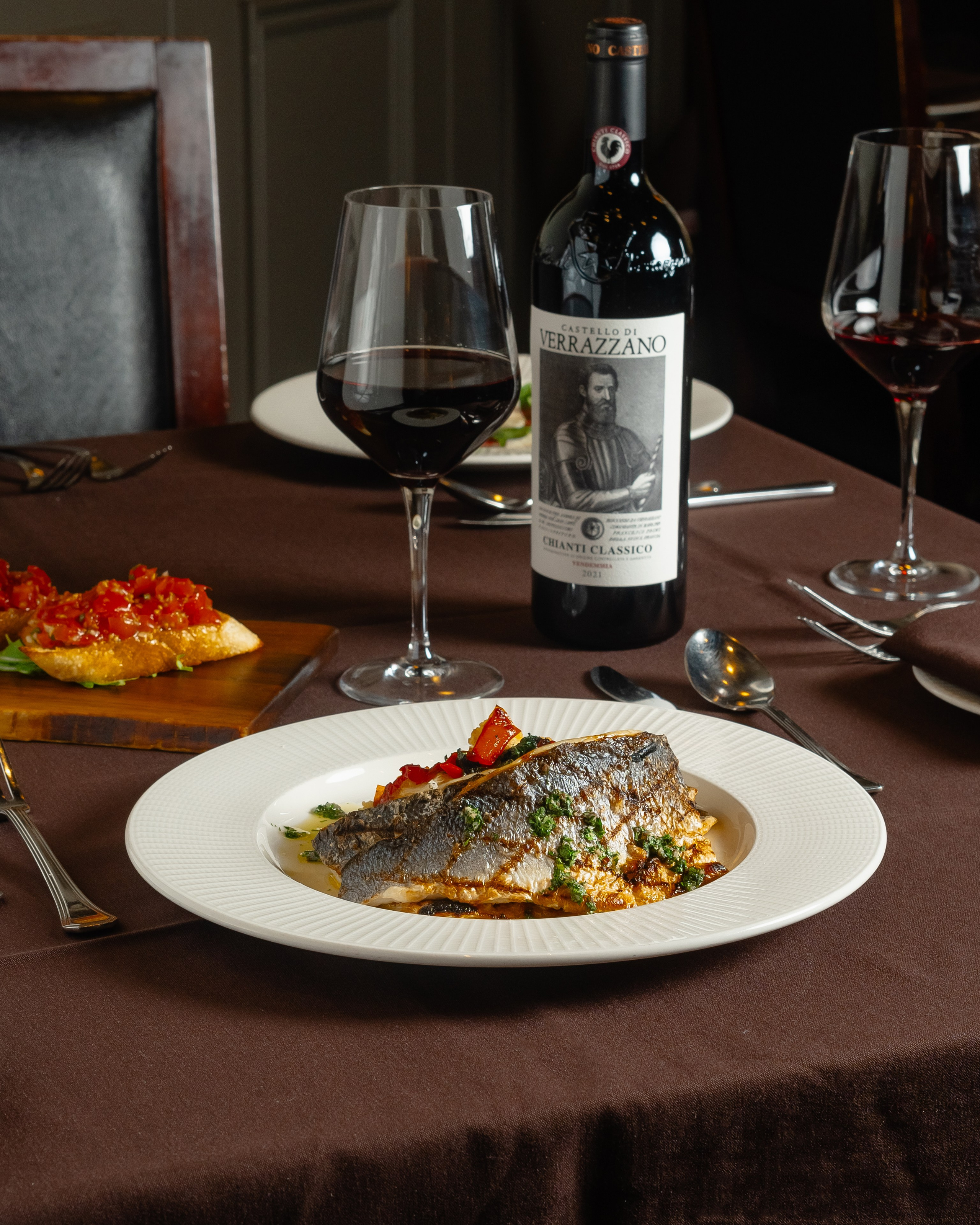 Luna. Welcome to my video and photo world!