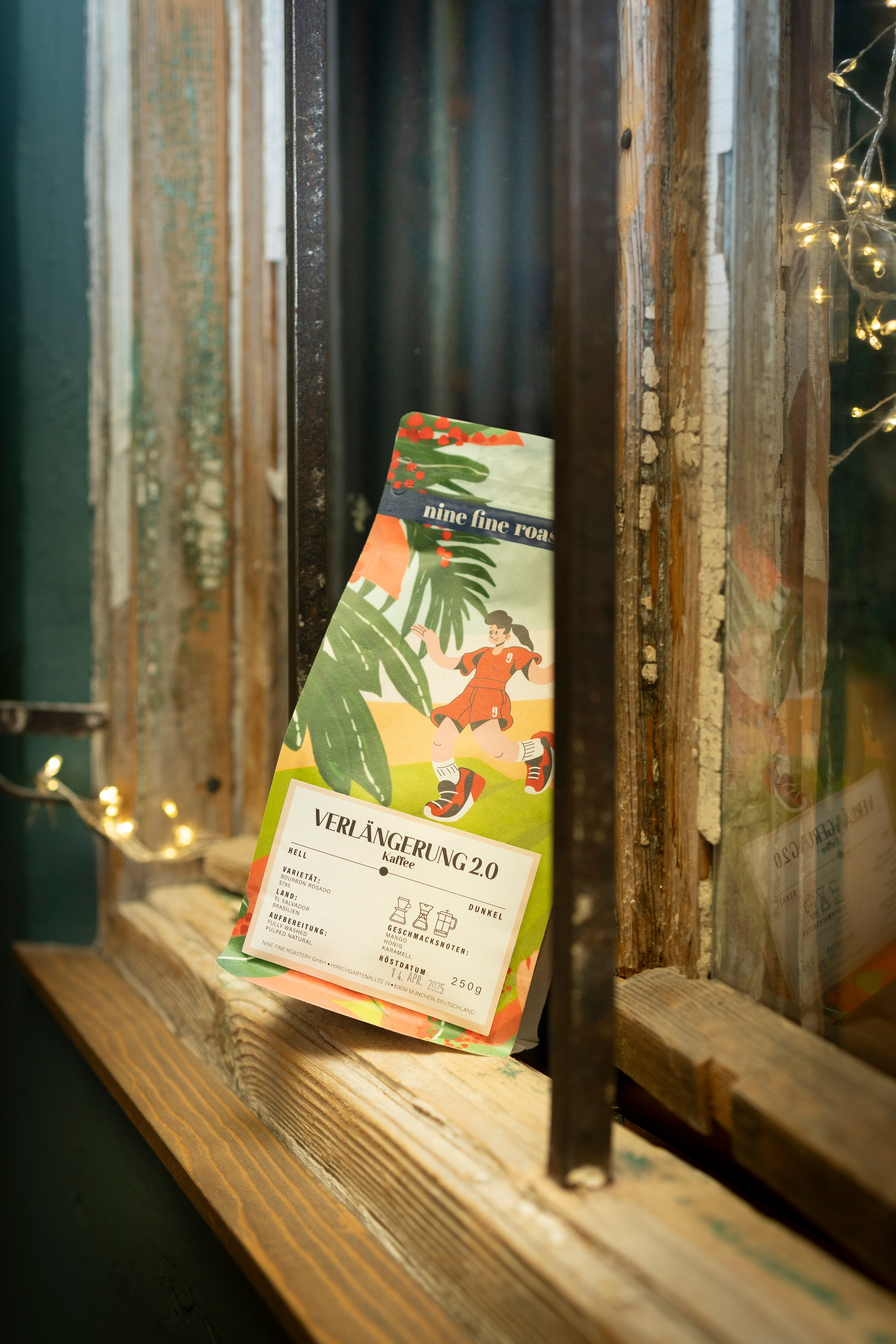 Cafe. Photographer in Munich