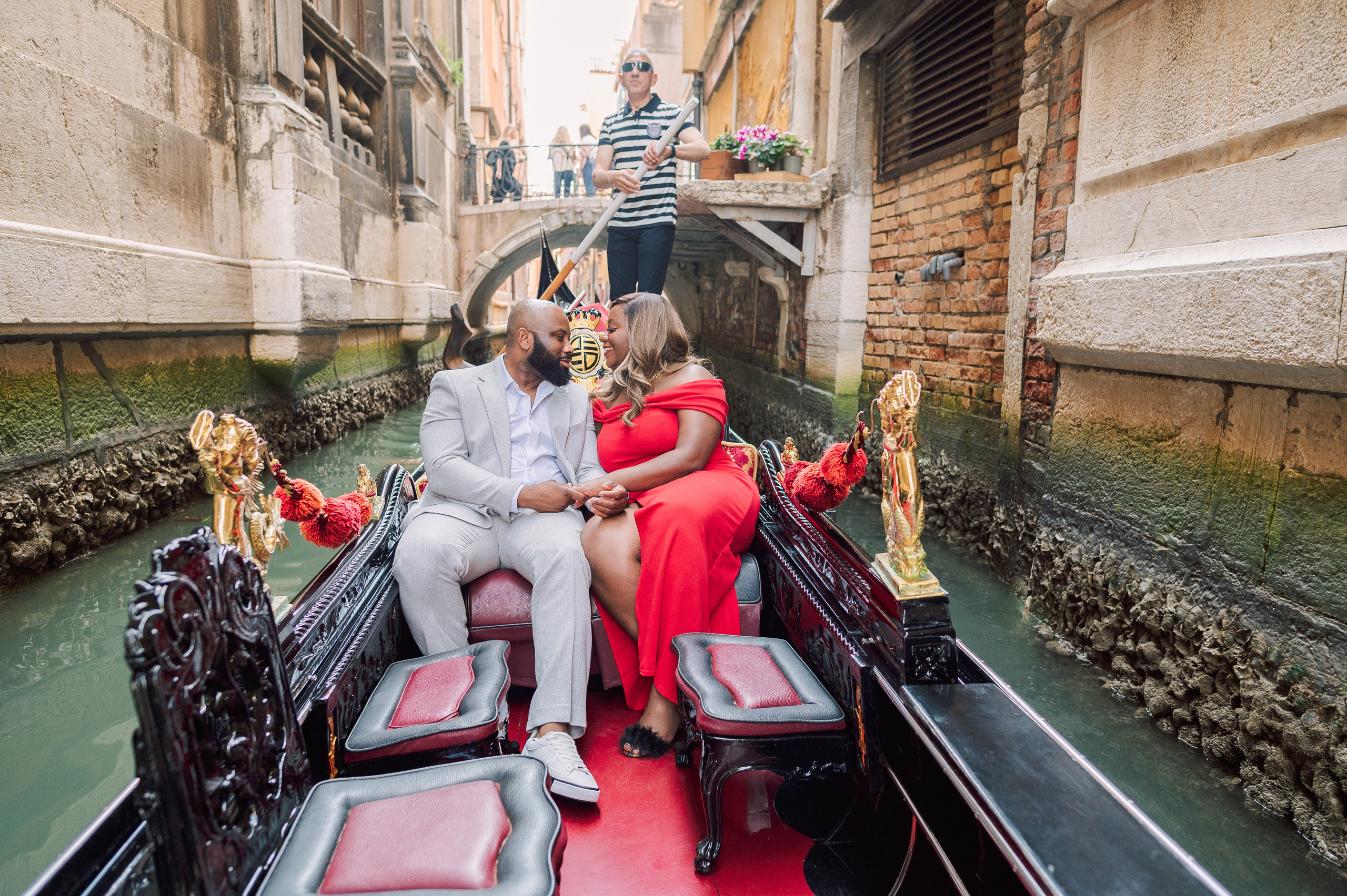 Photoshoot in gondola. Фотограф в Венеции Anna Terzi