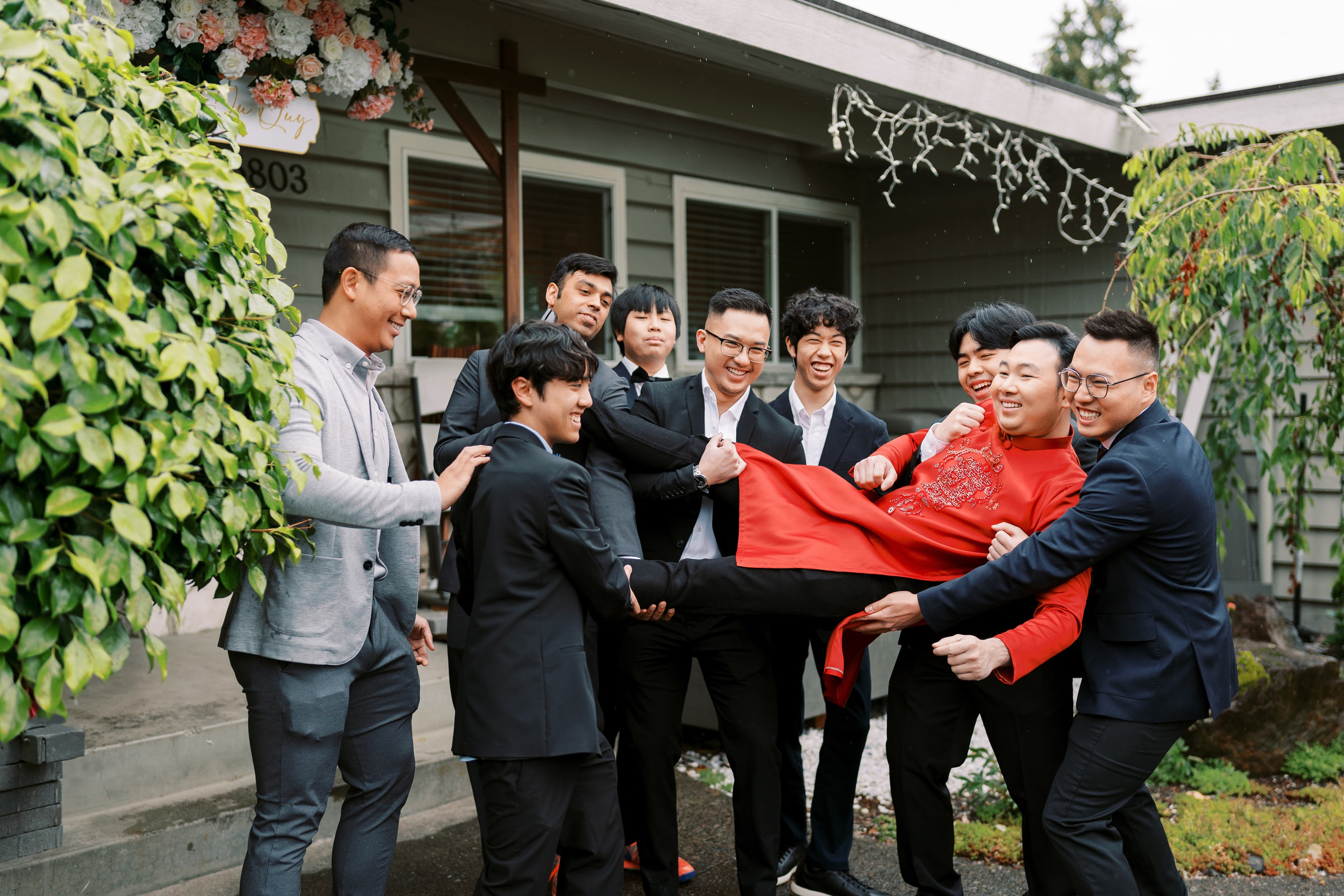 Vietnamese Tea Ceremony. Bellevue, WA. July 2024. EVAN ARISTOV WEDDING PHOTOGRAPHY — Seattle Wedding Photographer