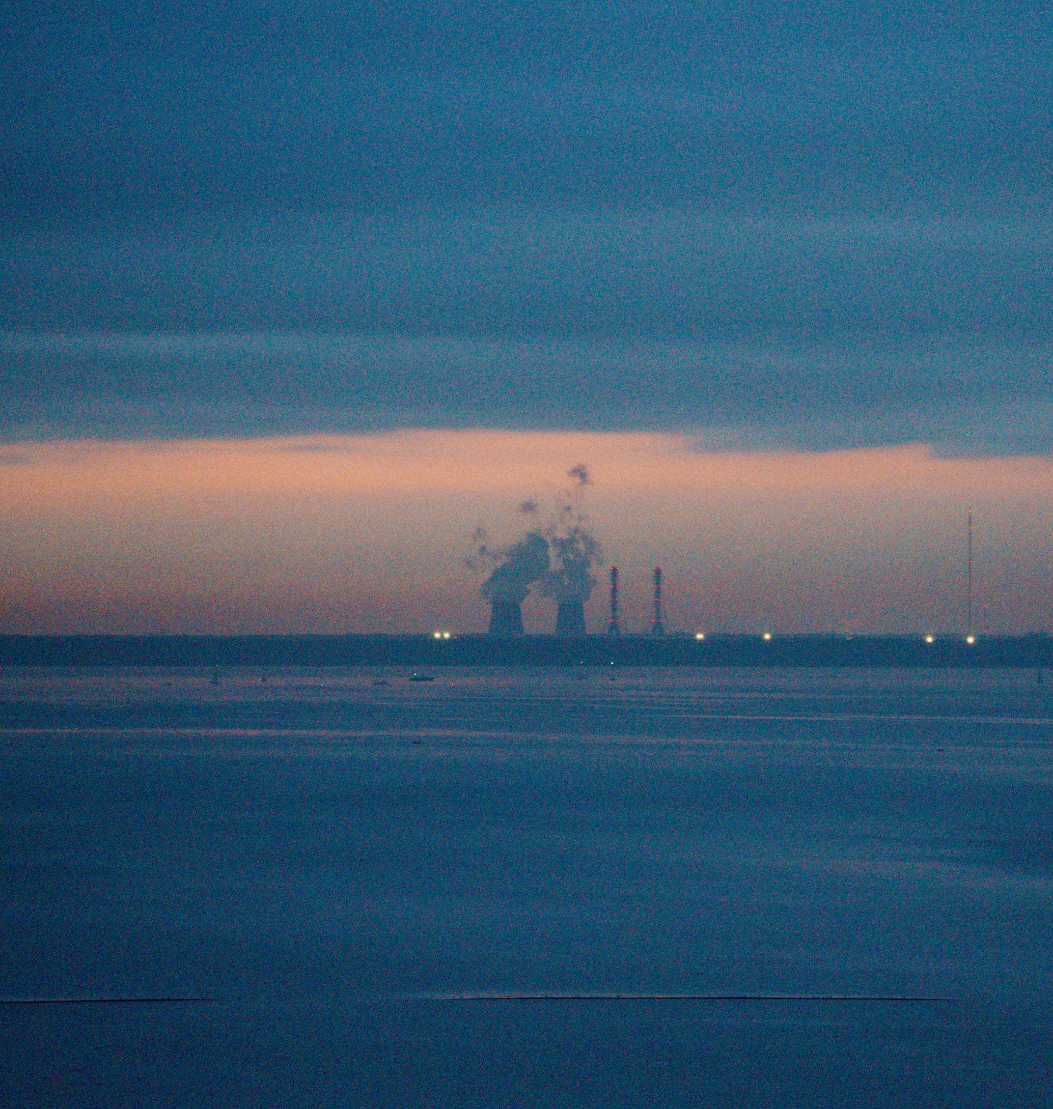 2025. Стрит-фотография, полная абсурда, идиотизма и красоты